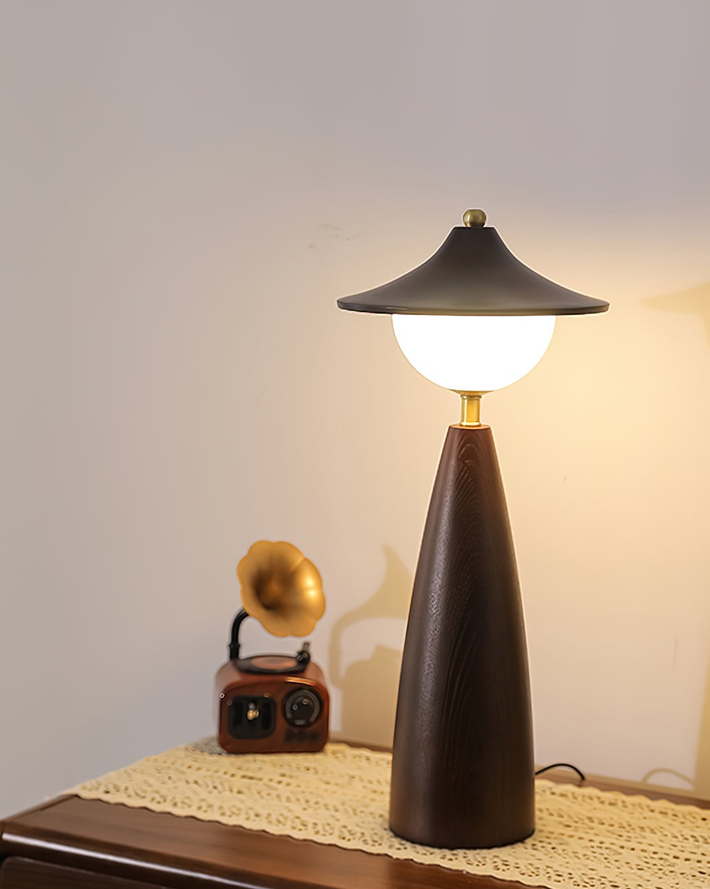 French Retro LED Bedside Table Lamp for Bedroom M326