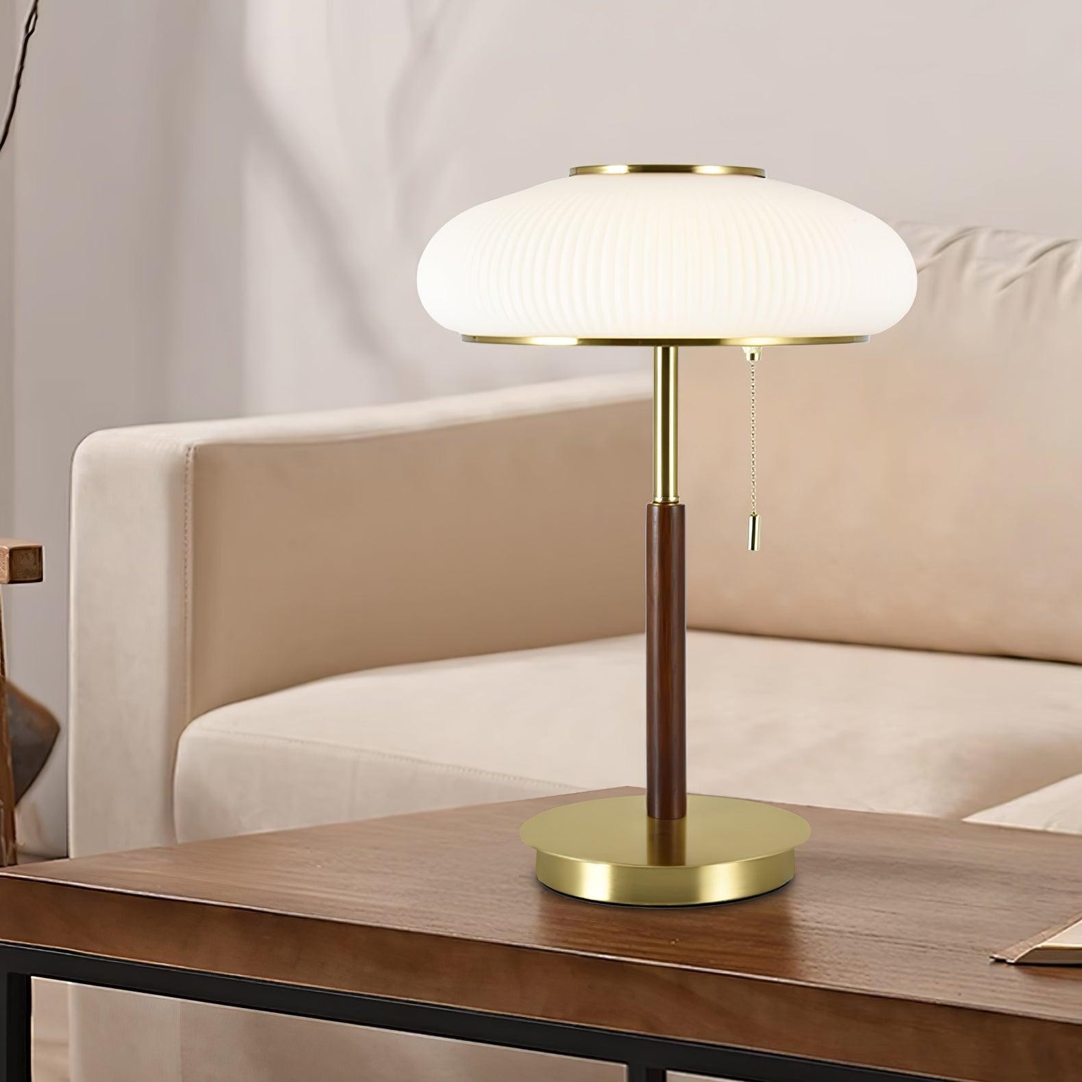 White Beautiful Luxury Fashion Metal Table Lamp M50