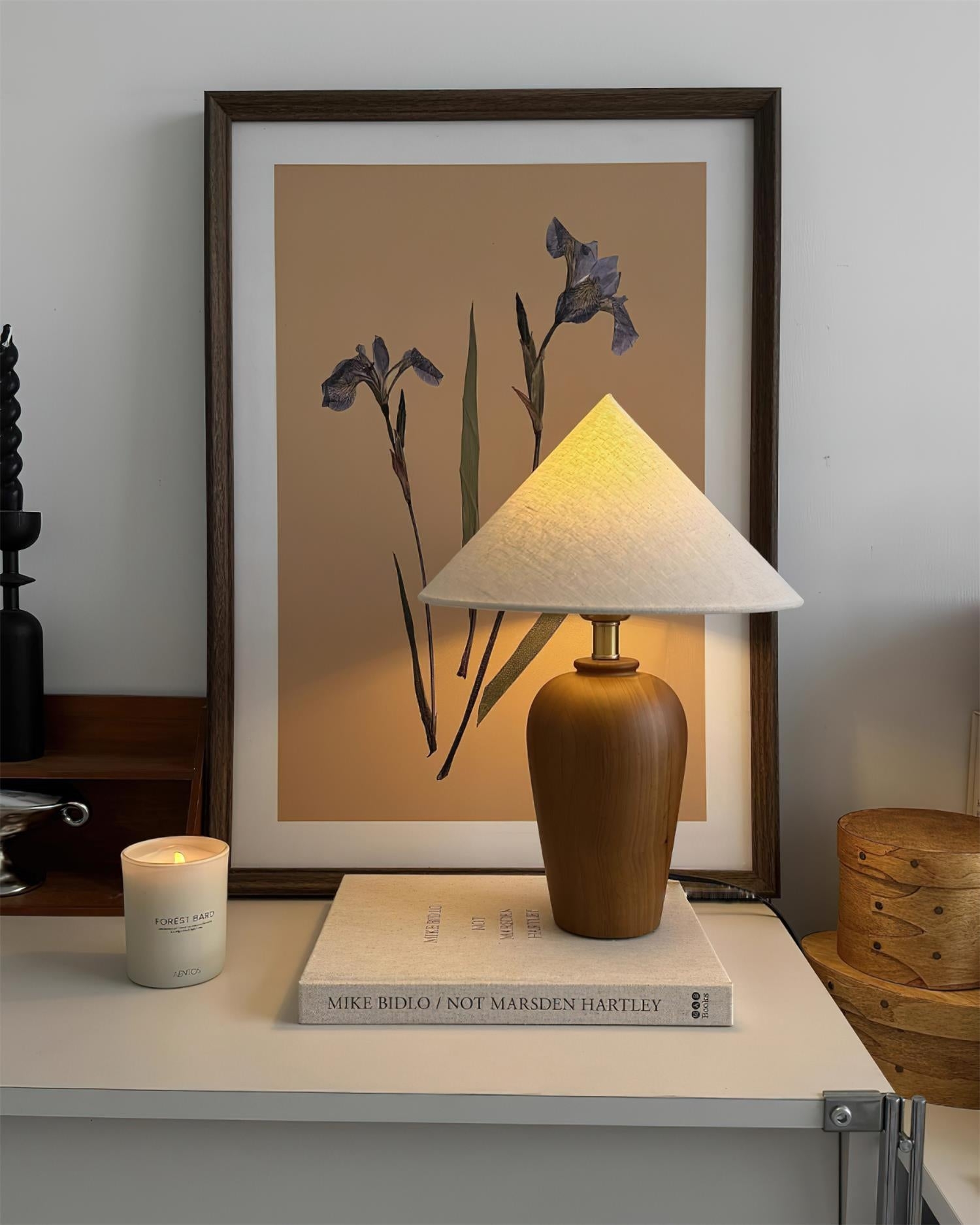 Lampa Brayden z motywem kwiatowym i dekoracjami na świece