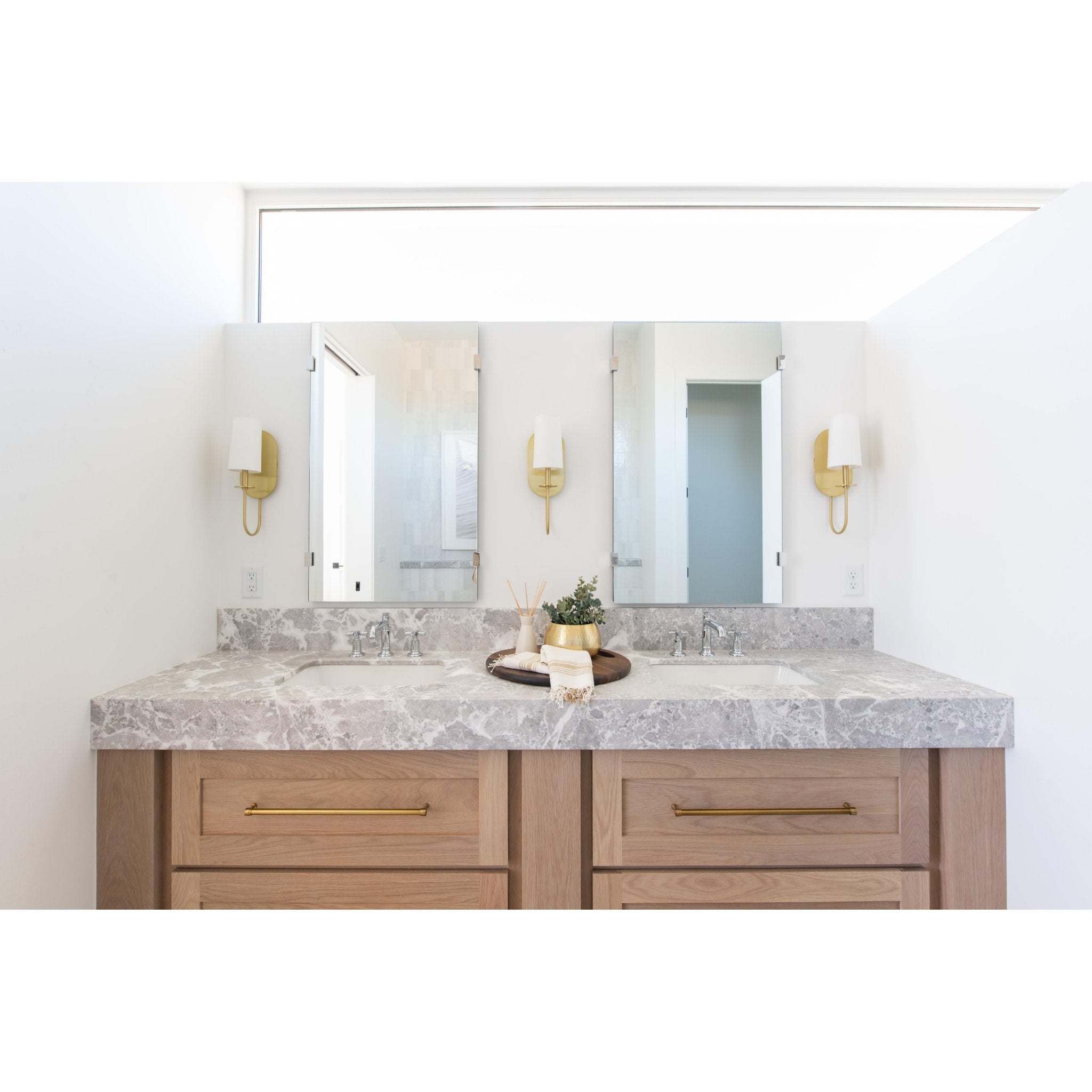 Lara Wall Lamp D599