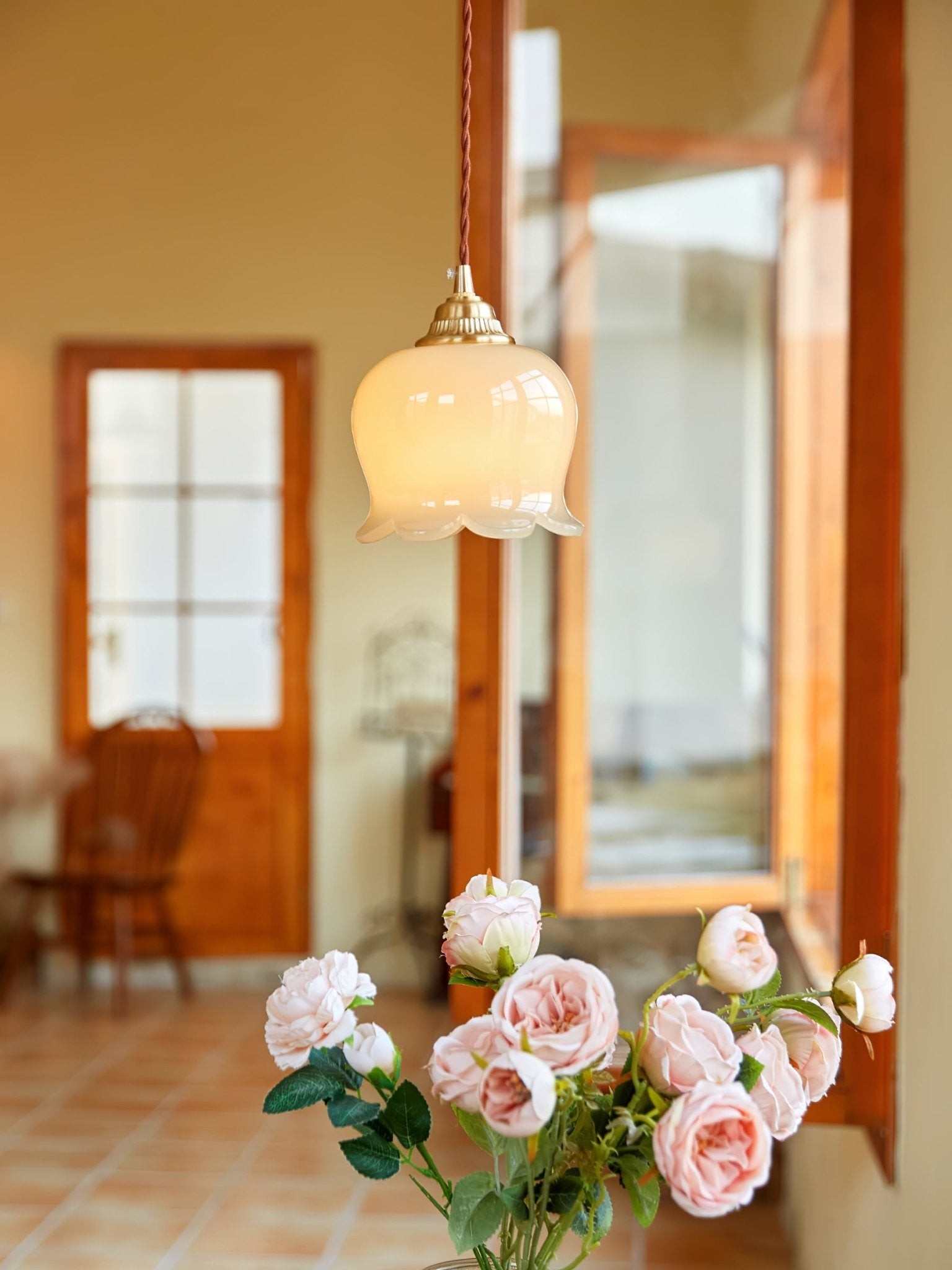 Traditional Glass Flower Pendant Lamp M316