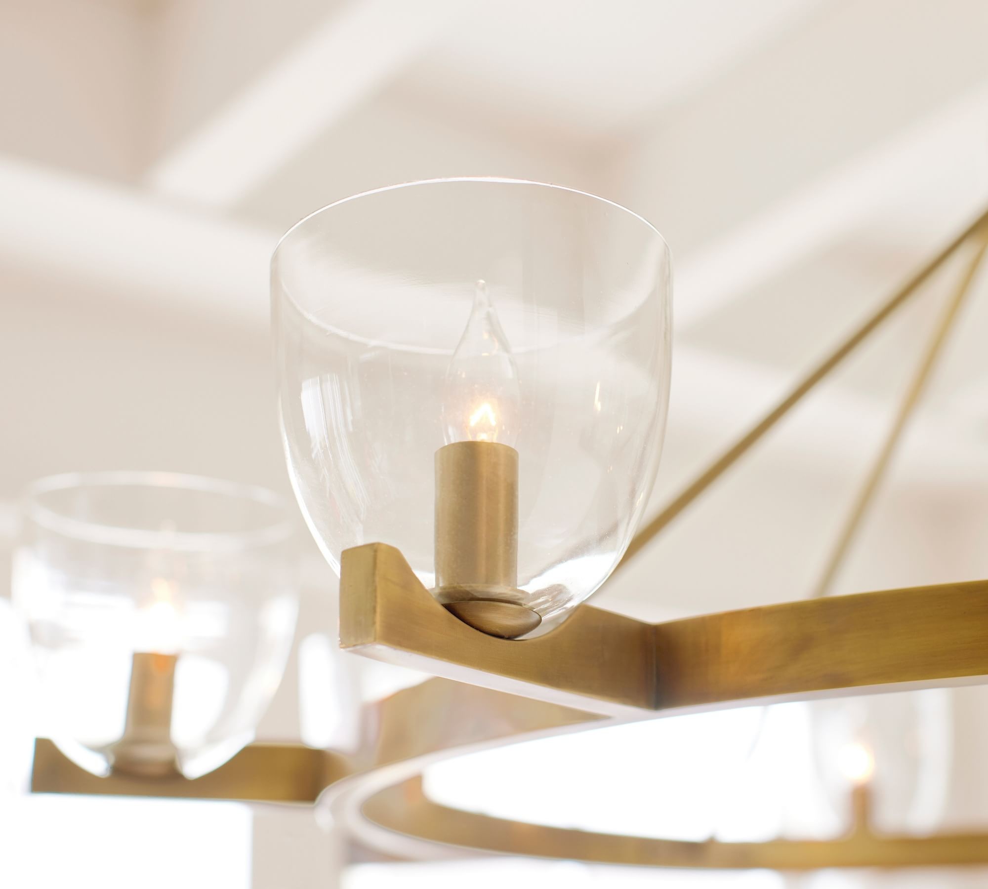 Auria Hand-blown Glass Metal Chandelier - Contemporary Brass Design T061
