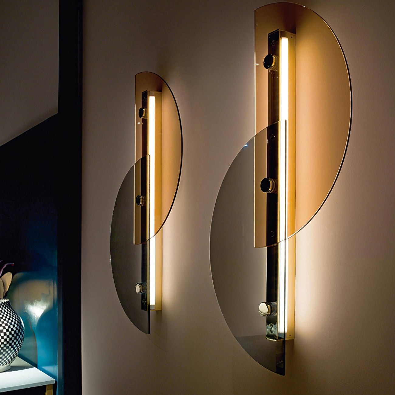 Simple Fan-Shaped Glass Arc Wall Lamp M121