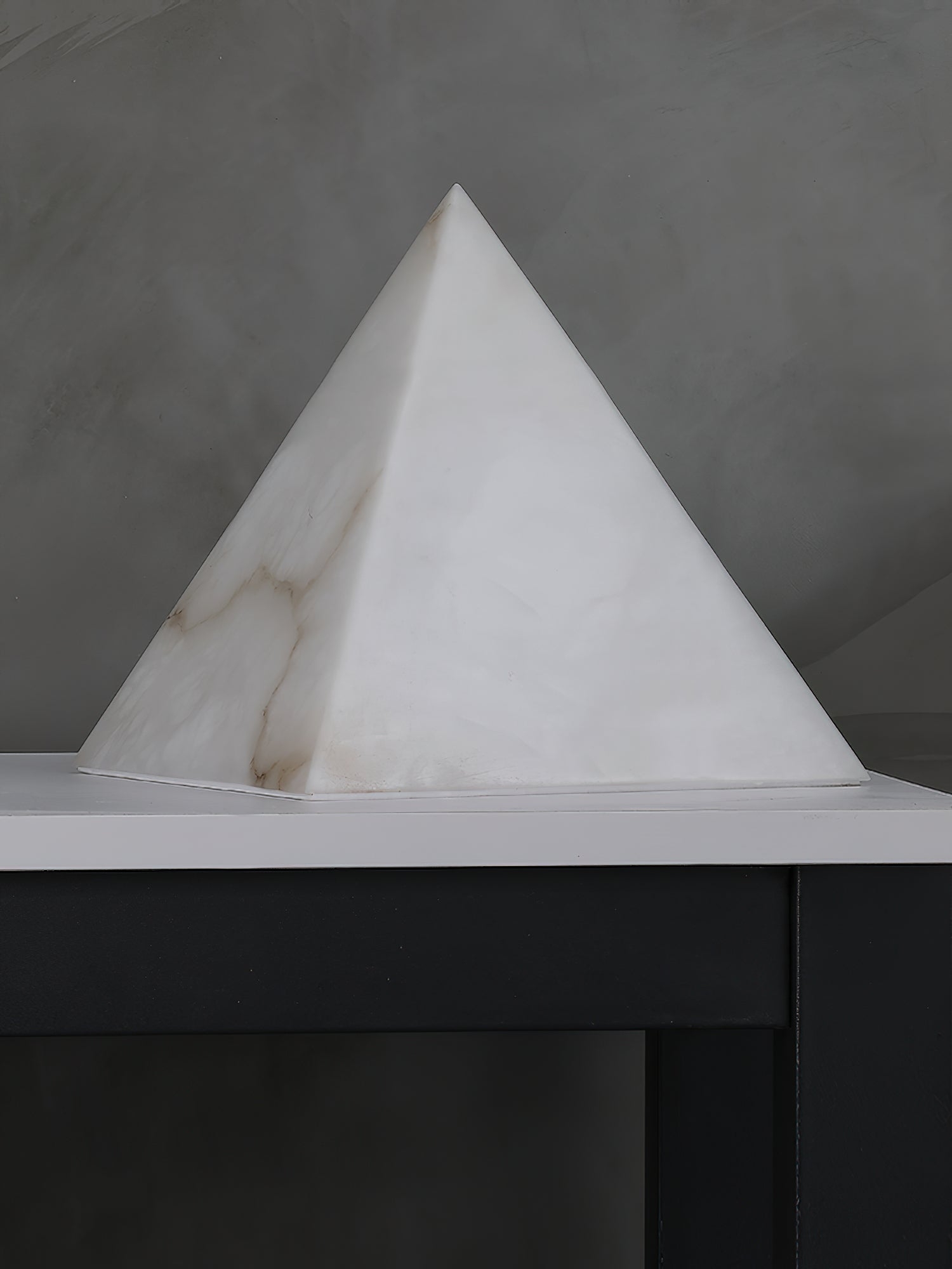Alabaster Pyramid Table Lamp D428
