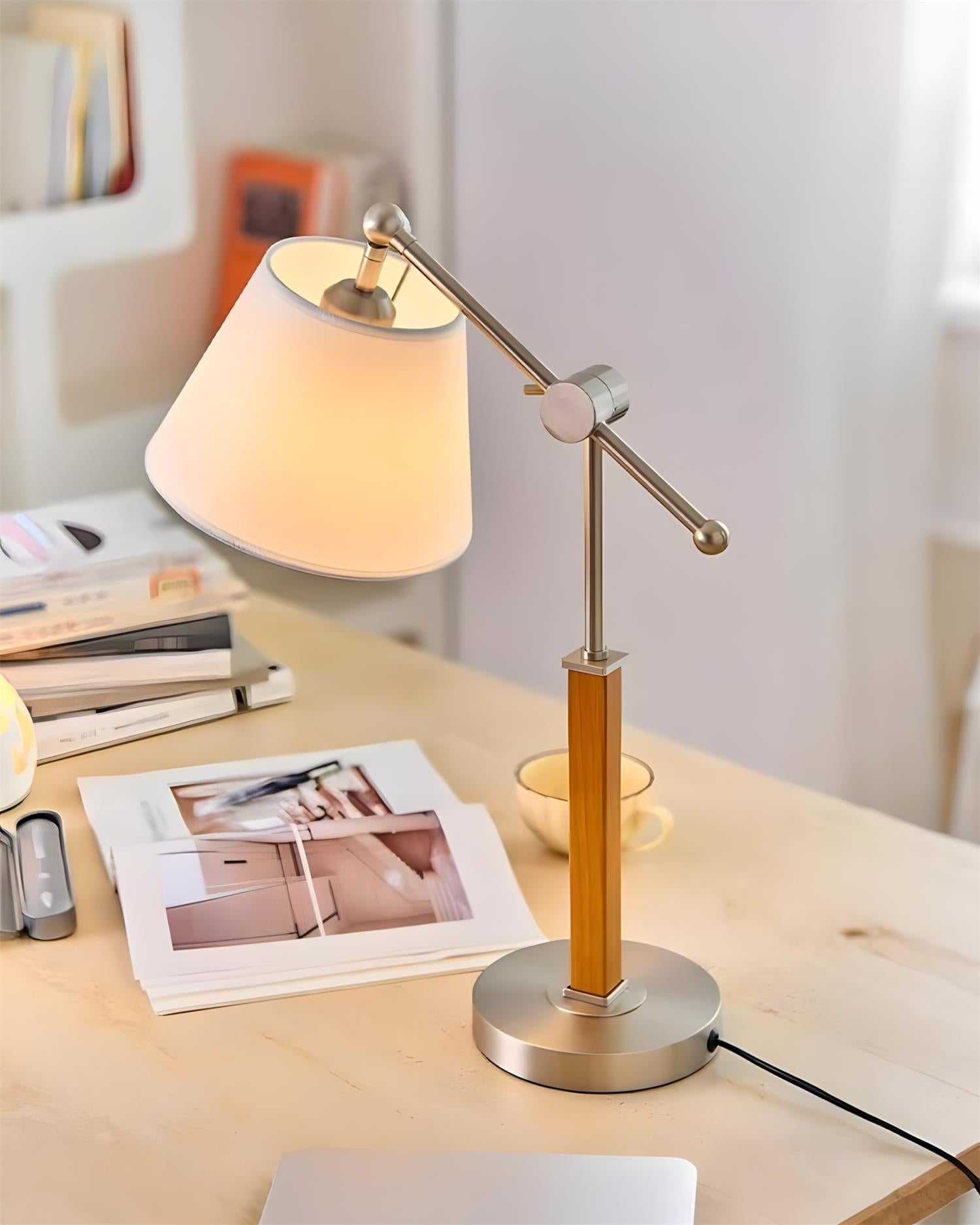 Tavian Table Lamp D349