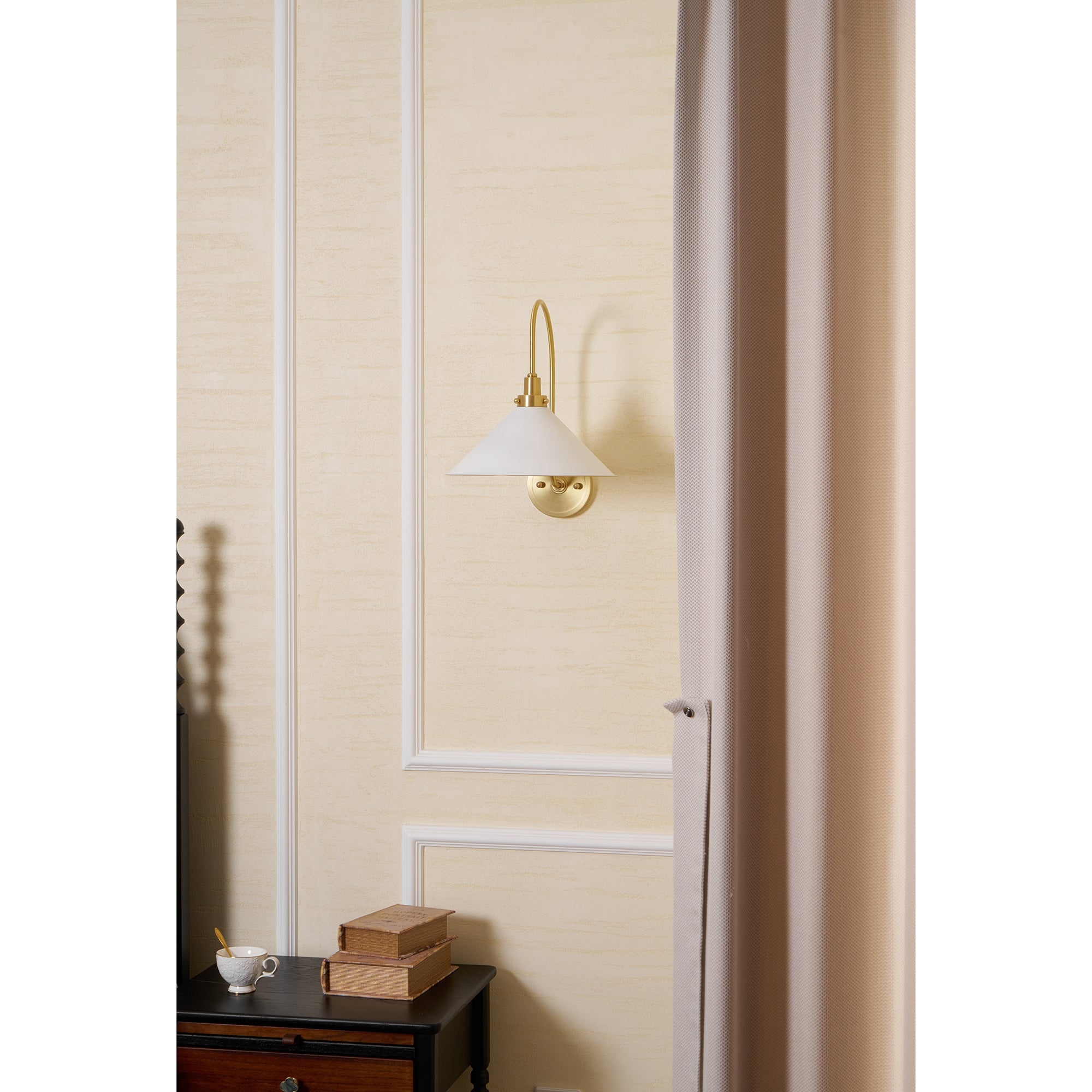 Clivedon Wall Lamp D592
