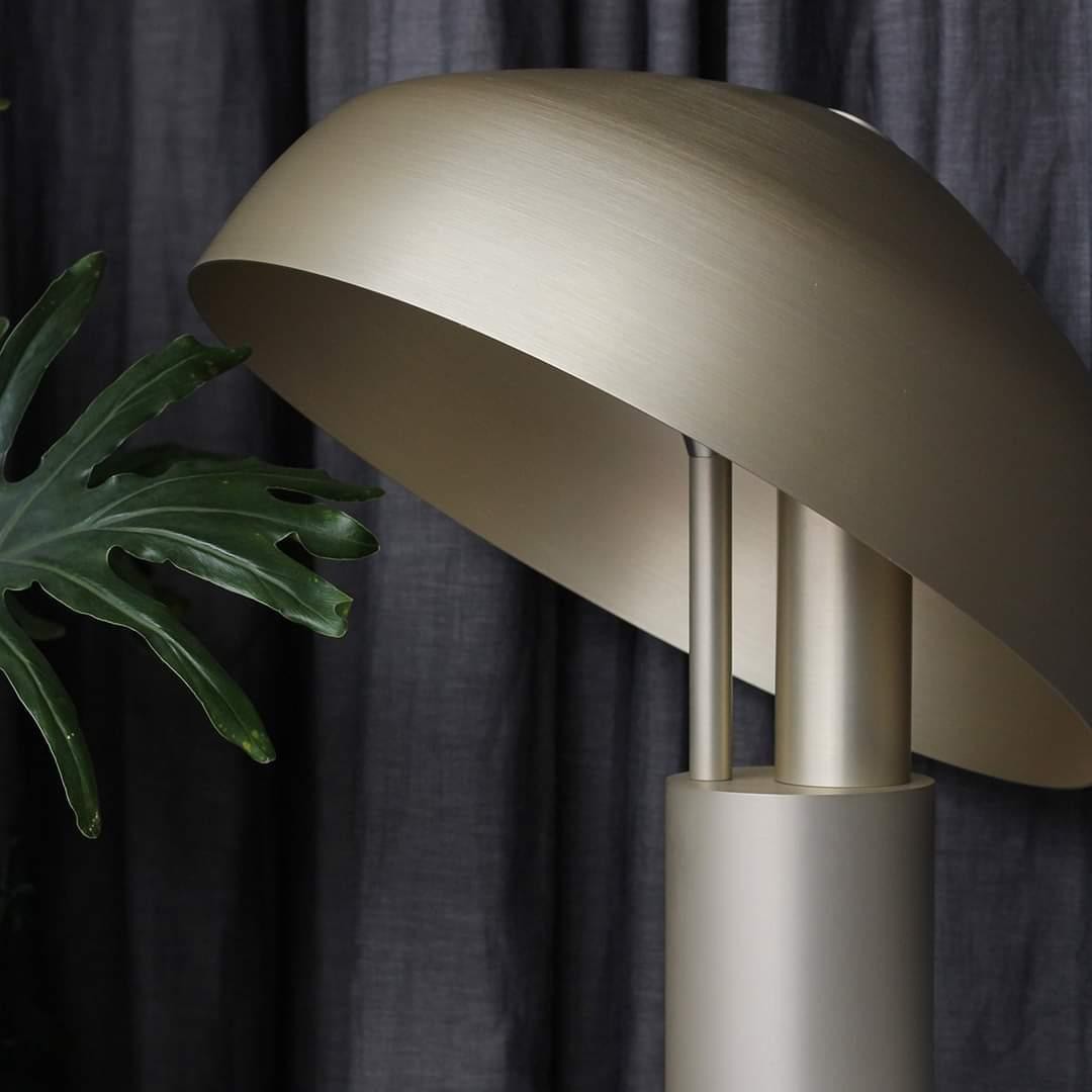 Modern Minimalist Design Crooked Head Table Lamp M445