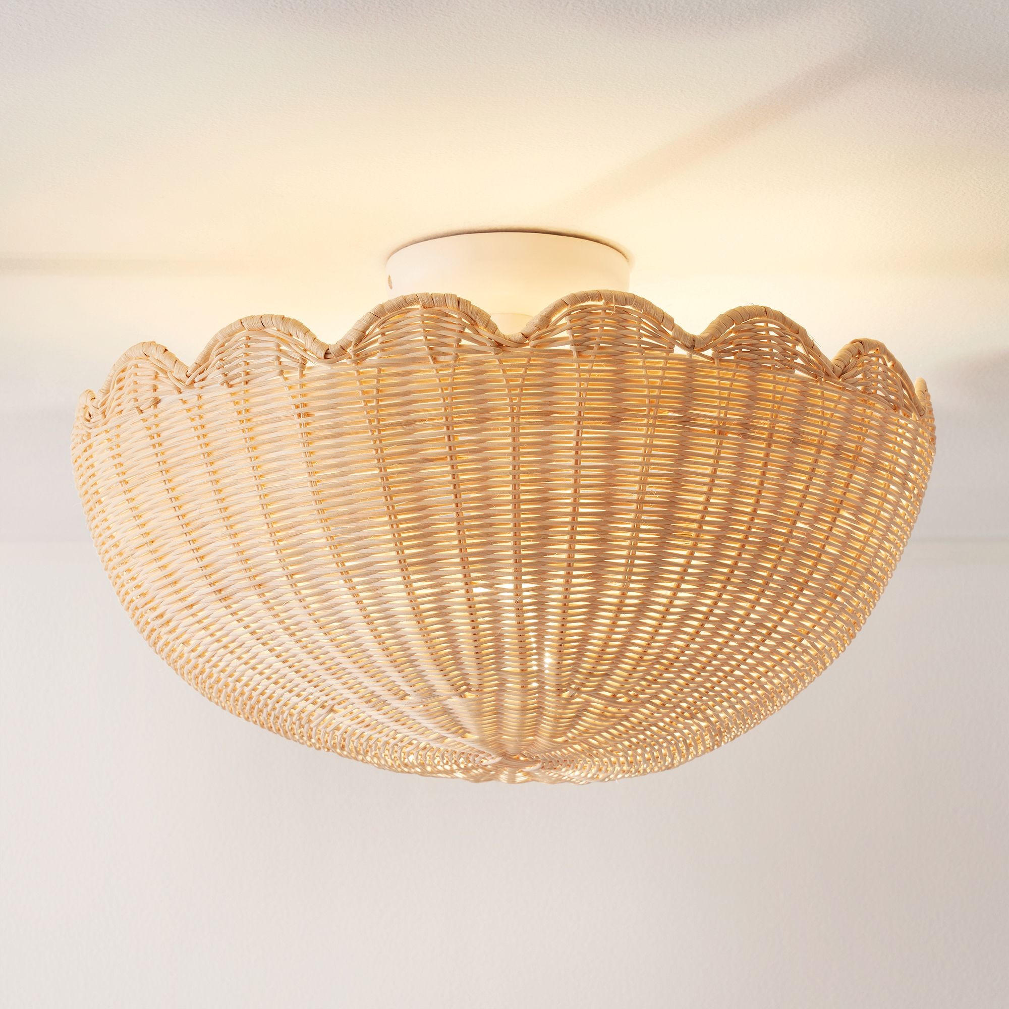 Olvara Rattan Bubble Flush Mount - Chic Ceiling Lamp for Home T205