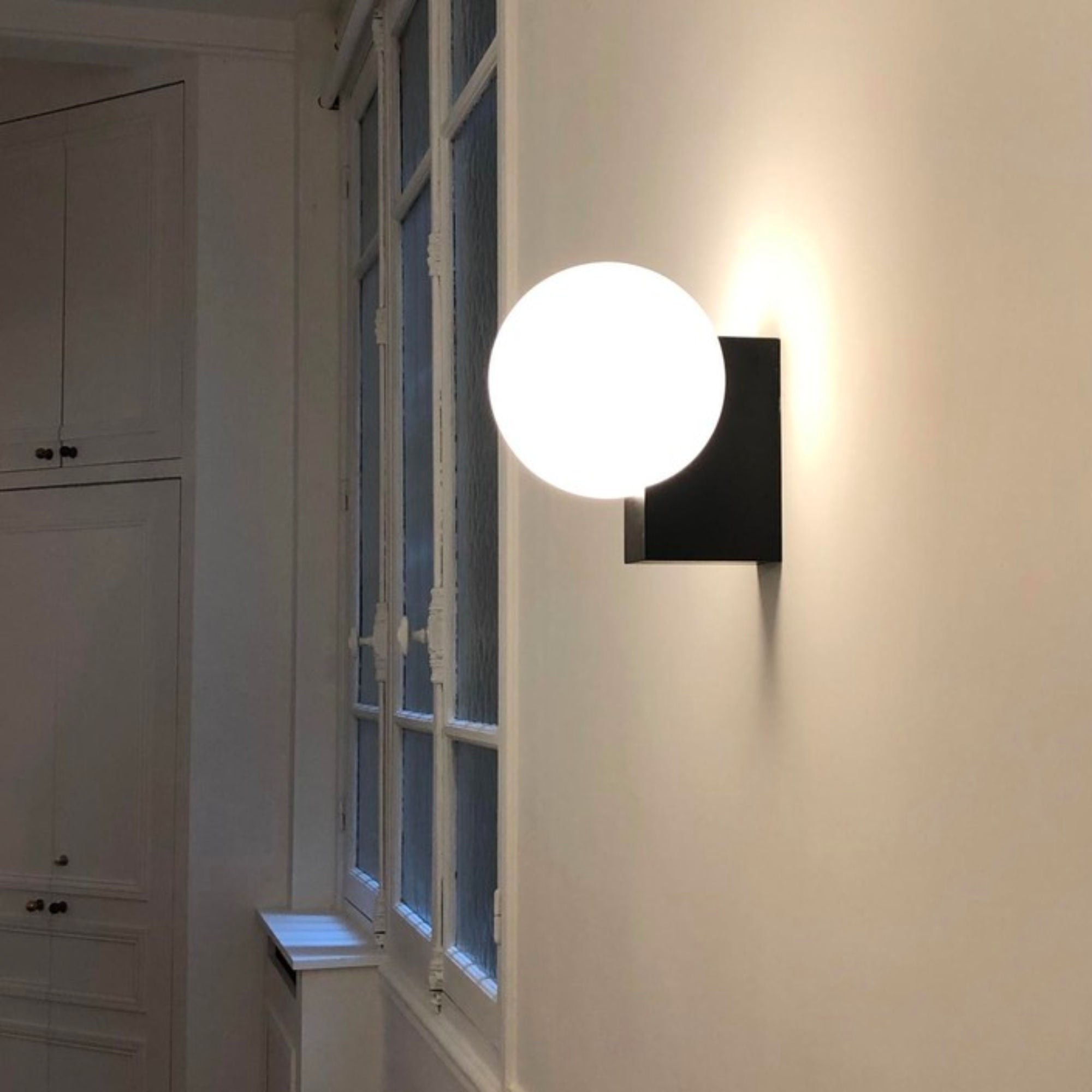 Minimalist Spherical Wall Lamp M547