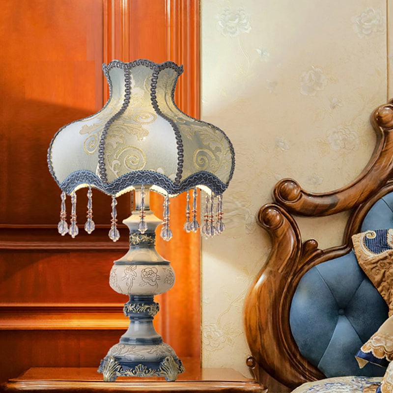 Carved Vase Base Floral Lampshade Table Lamp M17