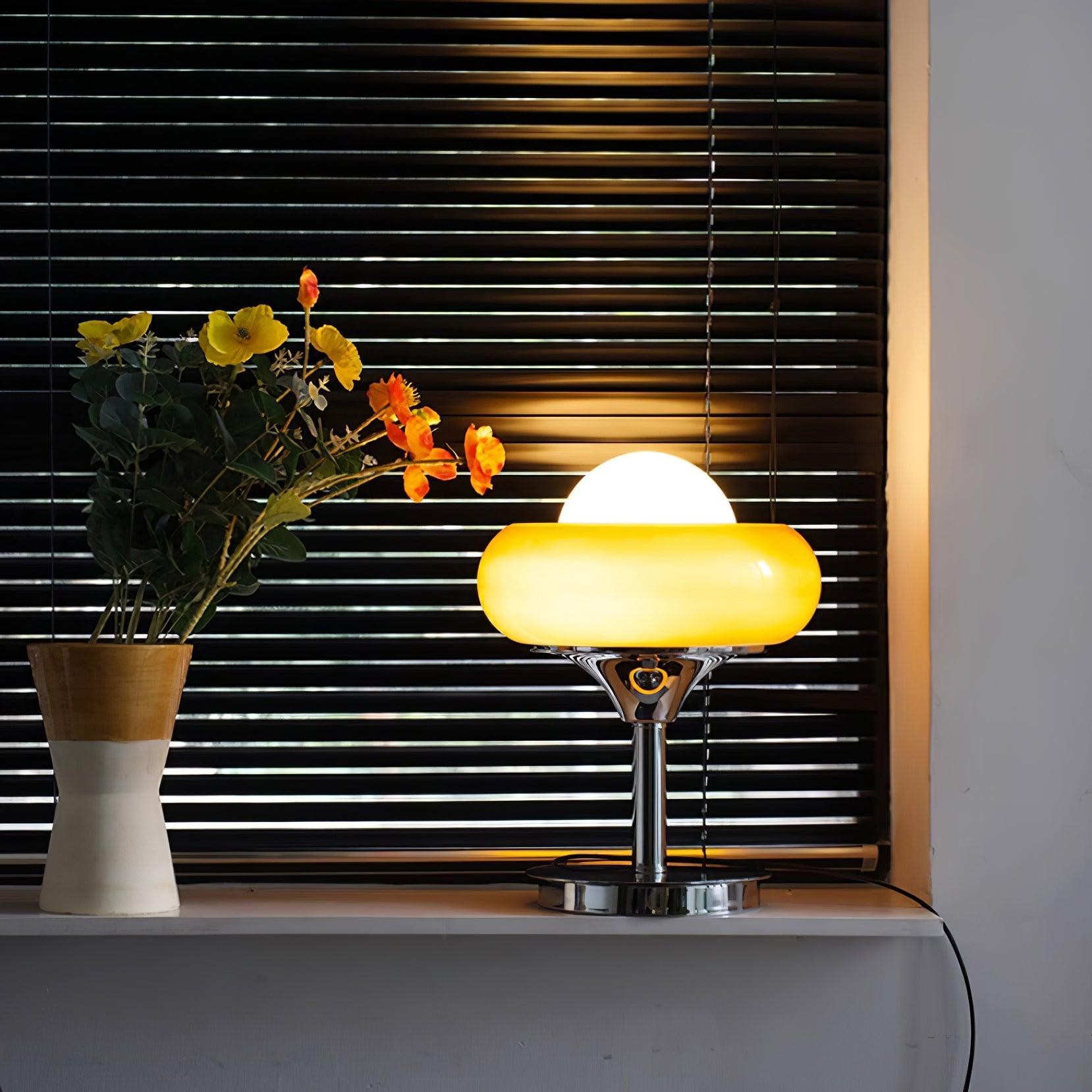 Vintage Cream Table Lamp for Bedroom M153