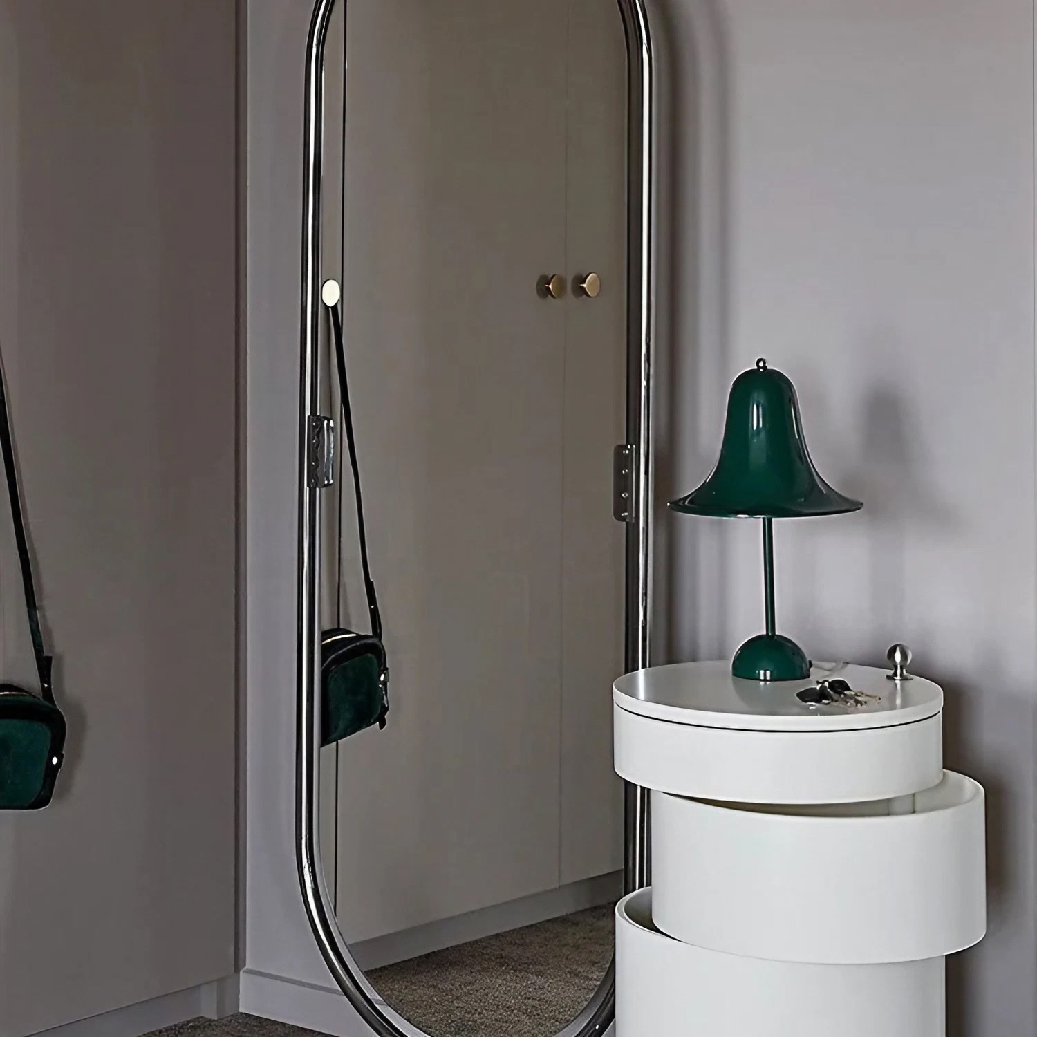 Modern Pantop Portable Table Lamp For Bedroom S52