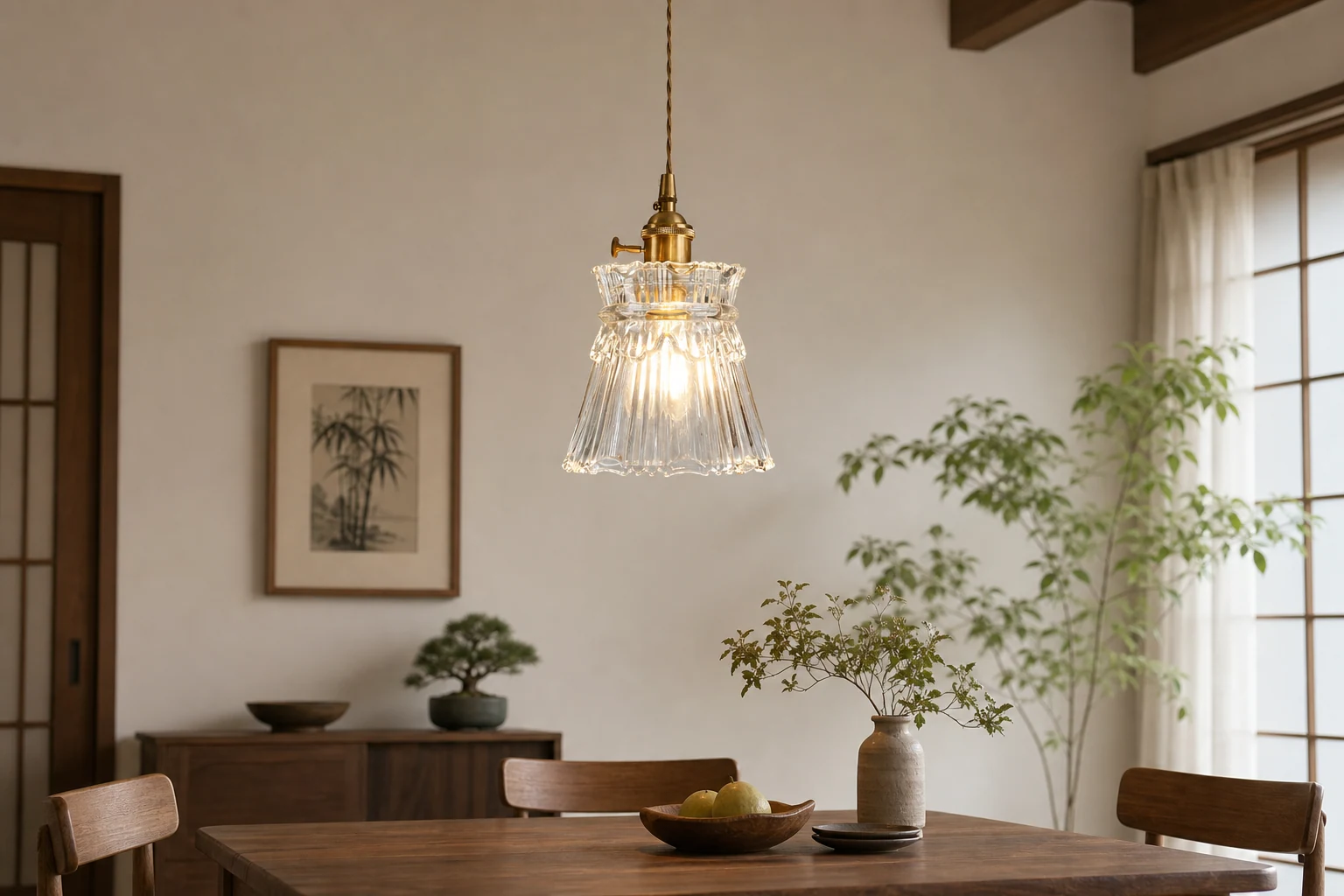 Lampa wisząca T260 pokazana w ciepłym, lifestylowym wnętrzu