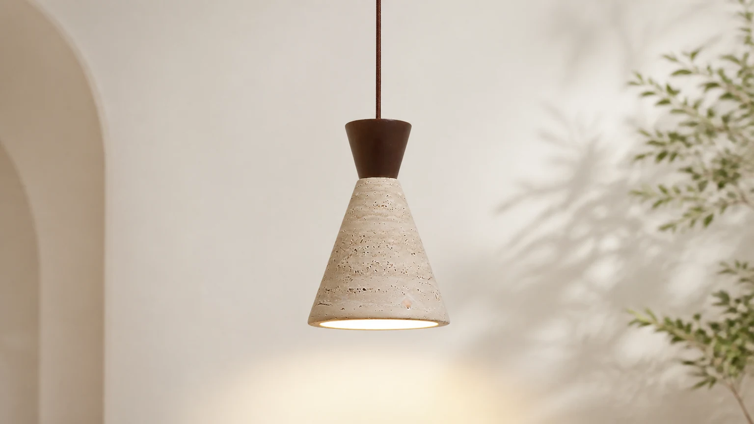 Lampa wisząca Cielo D148 w ciepłej oprawie wnętrza