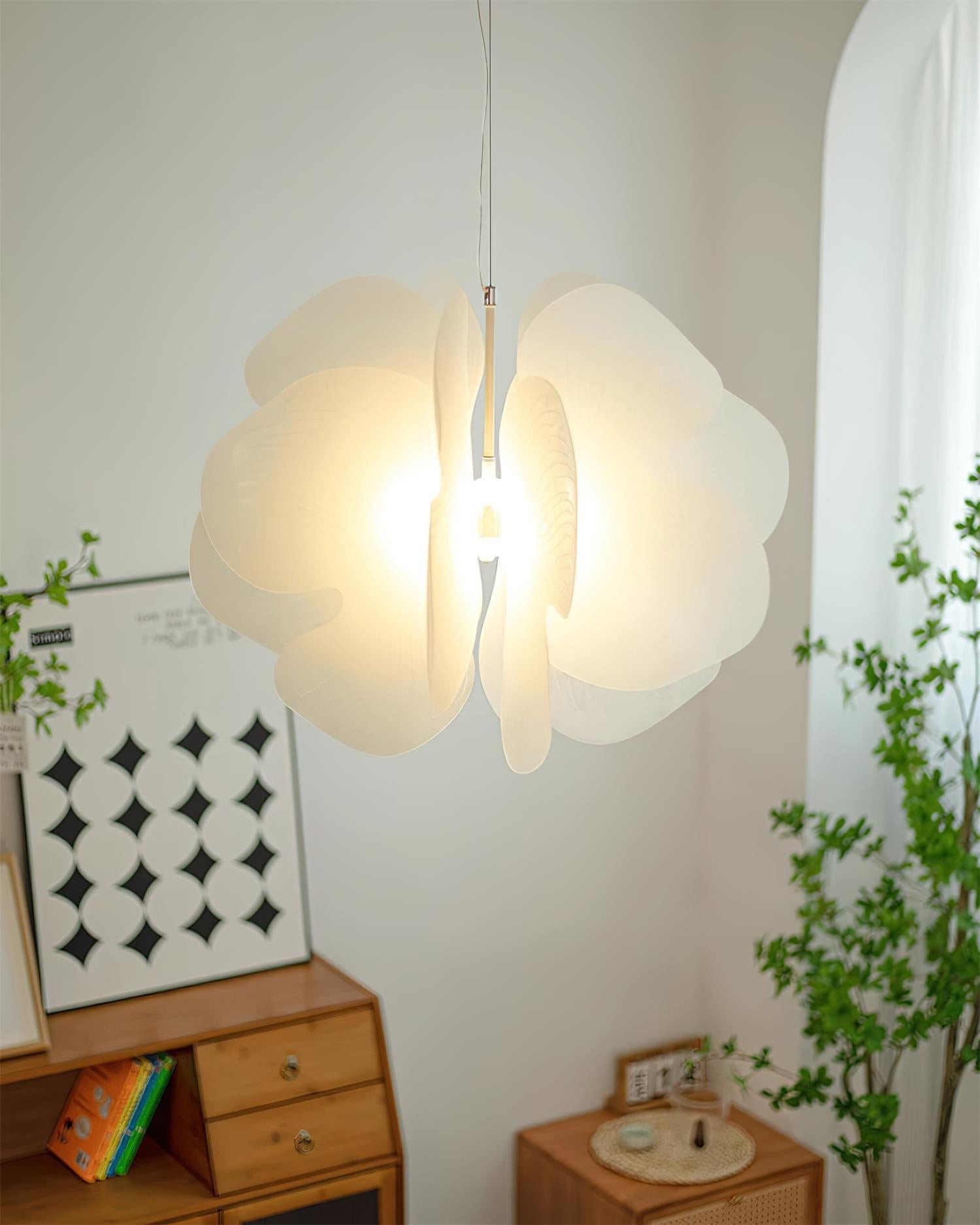 Creative Petal Pendant Lamp M282