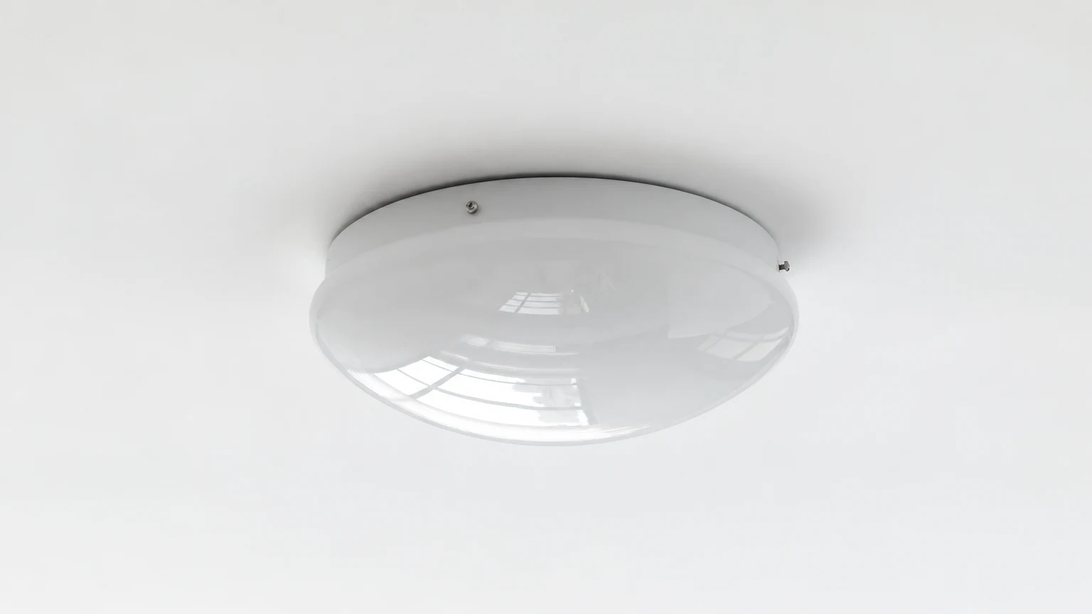 Lampa sufitowa Wickes Flush D418 zainstalowana w ciepłym wnętrzu
