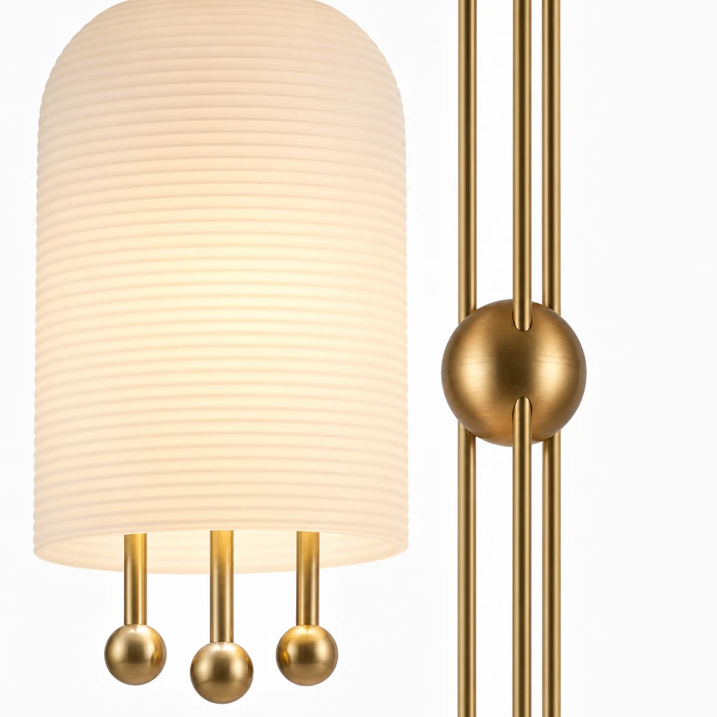 Zbliżenie na szklaną i metalową lampę wiszącą Lantern Glass