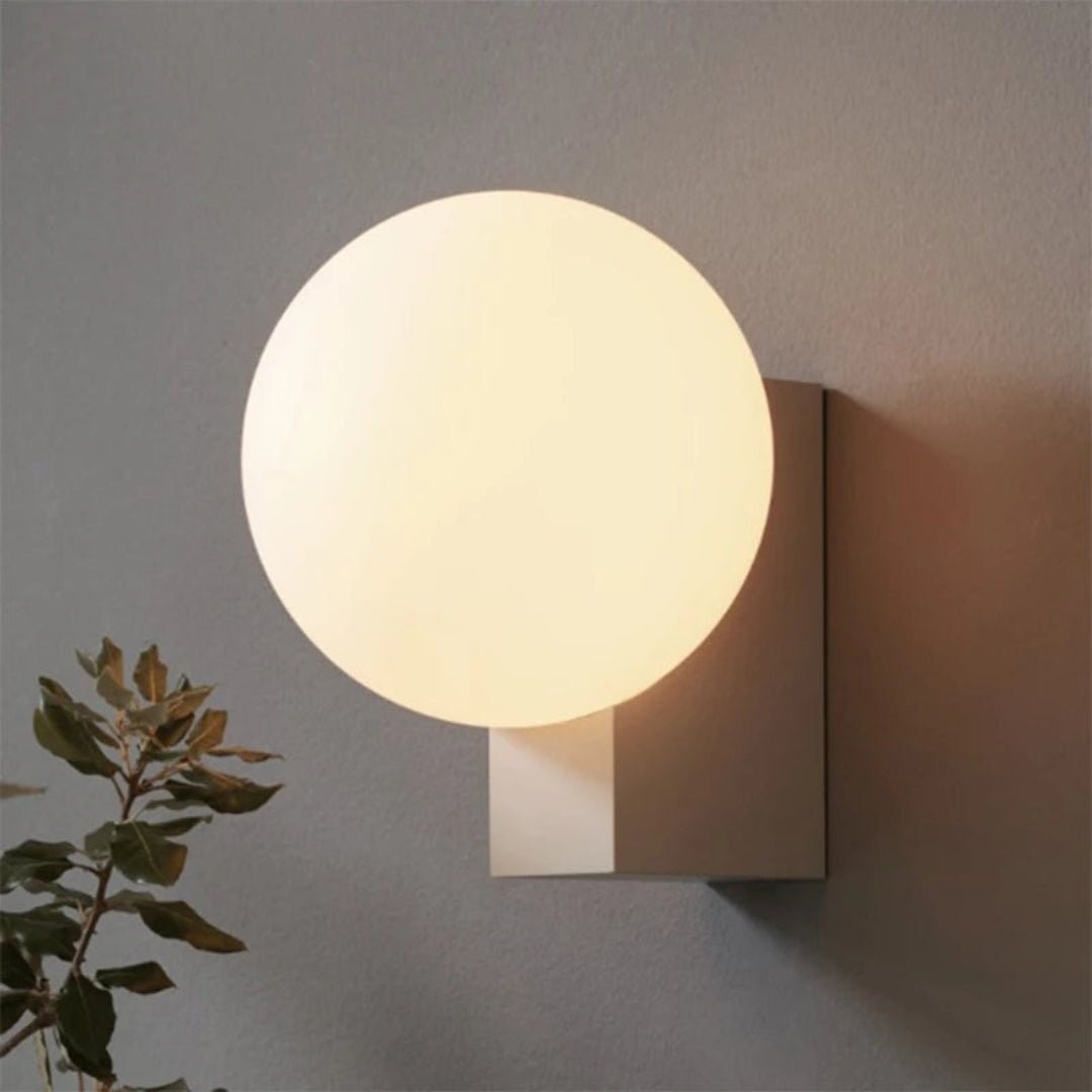 Minimalist Spherical Wall Lamp M547