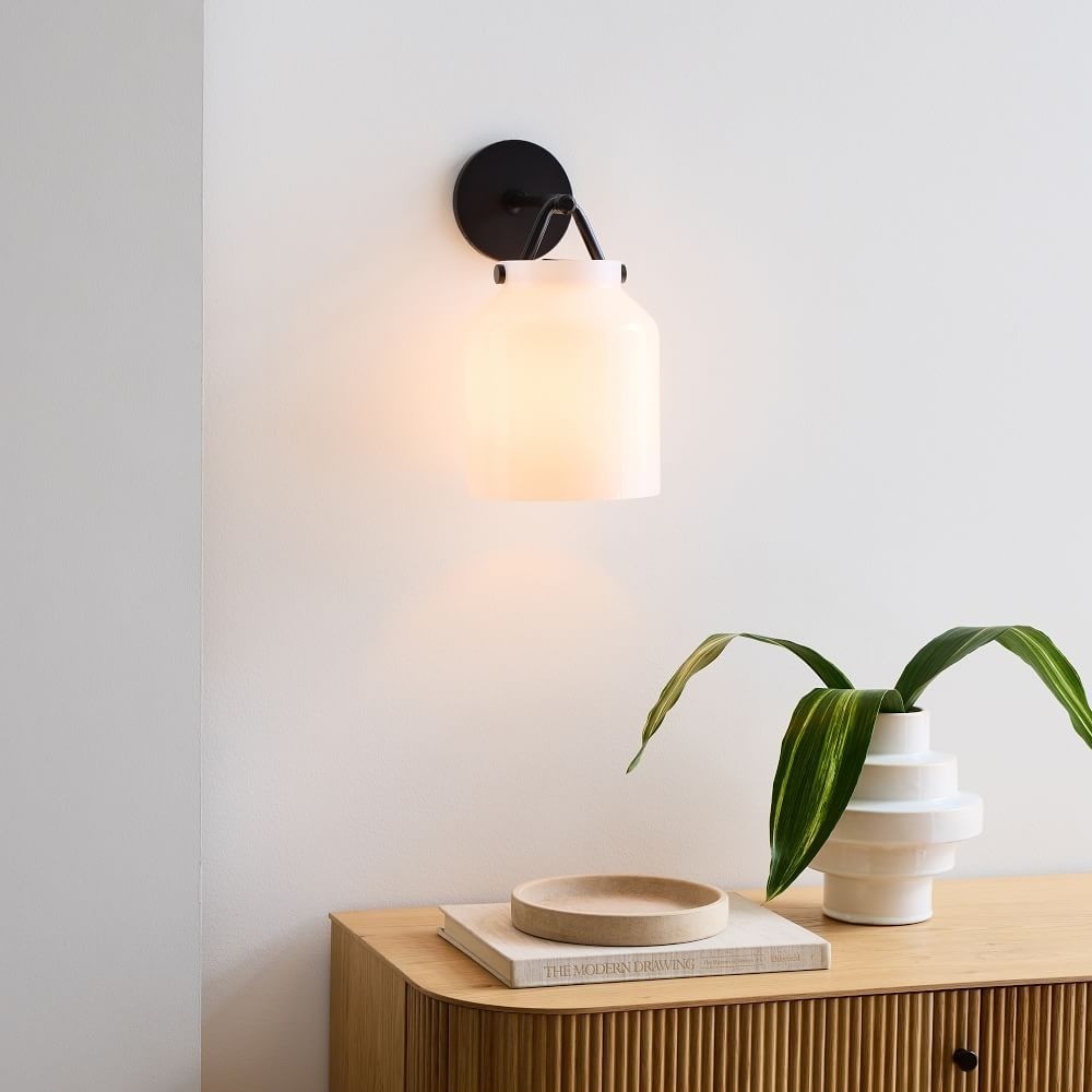 Hanton Modern Minimalist Brass and Glass Sconce – Damp Rated for Bathrooms T173