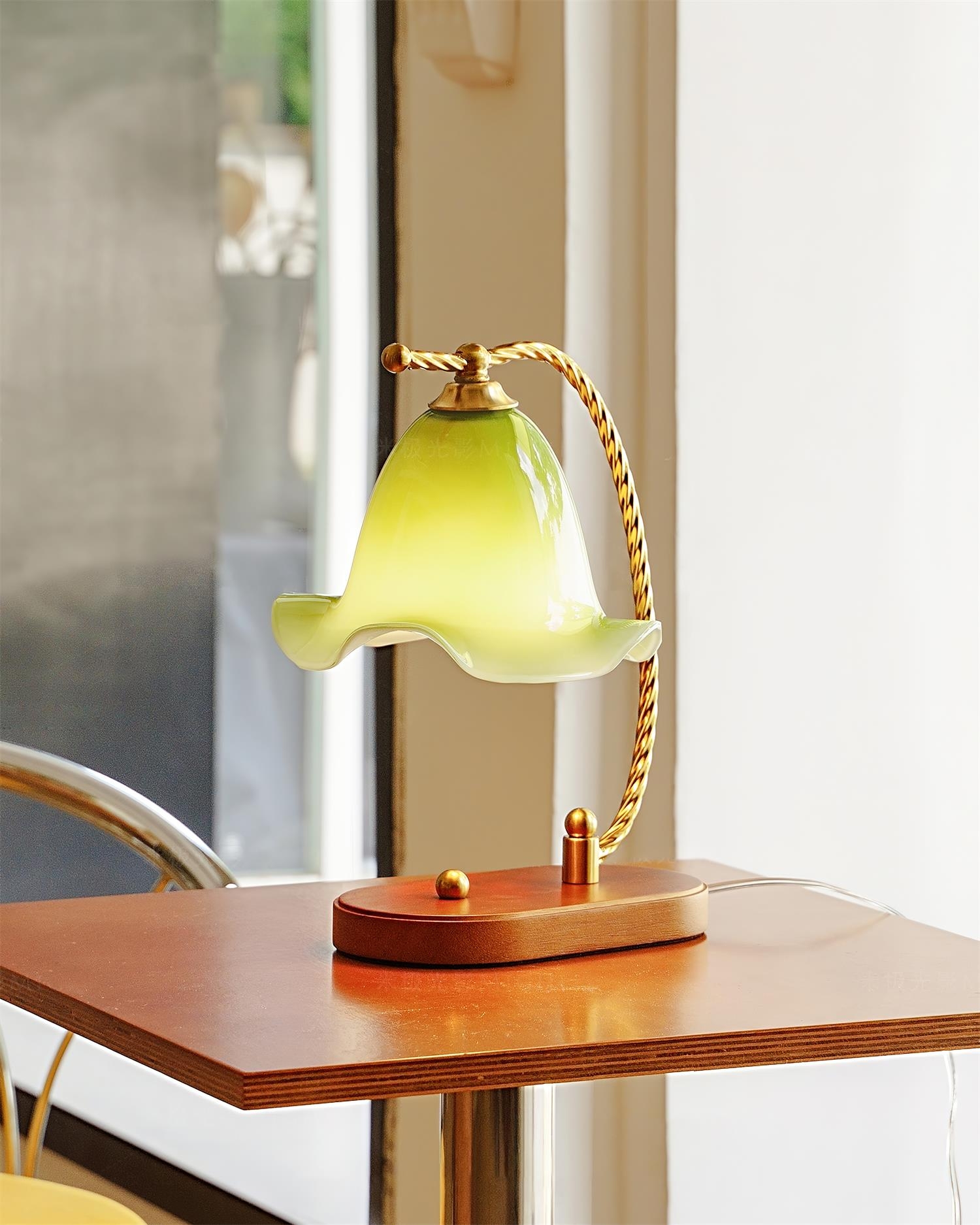 Sprout Table Lamp D144