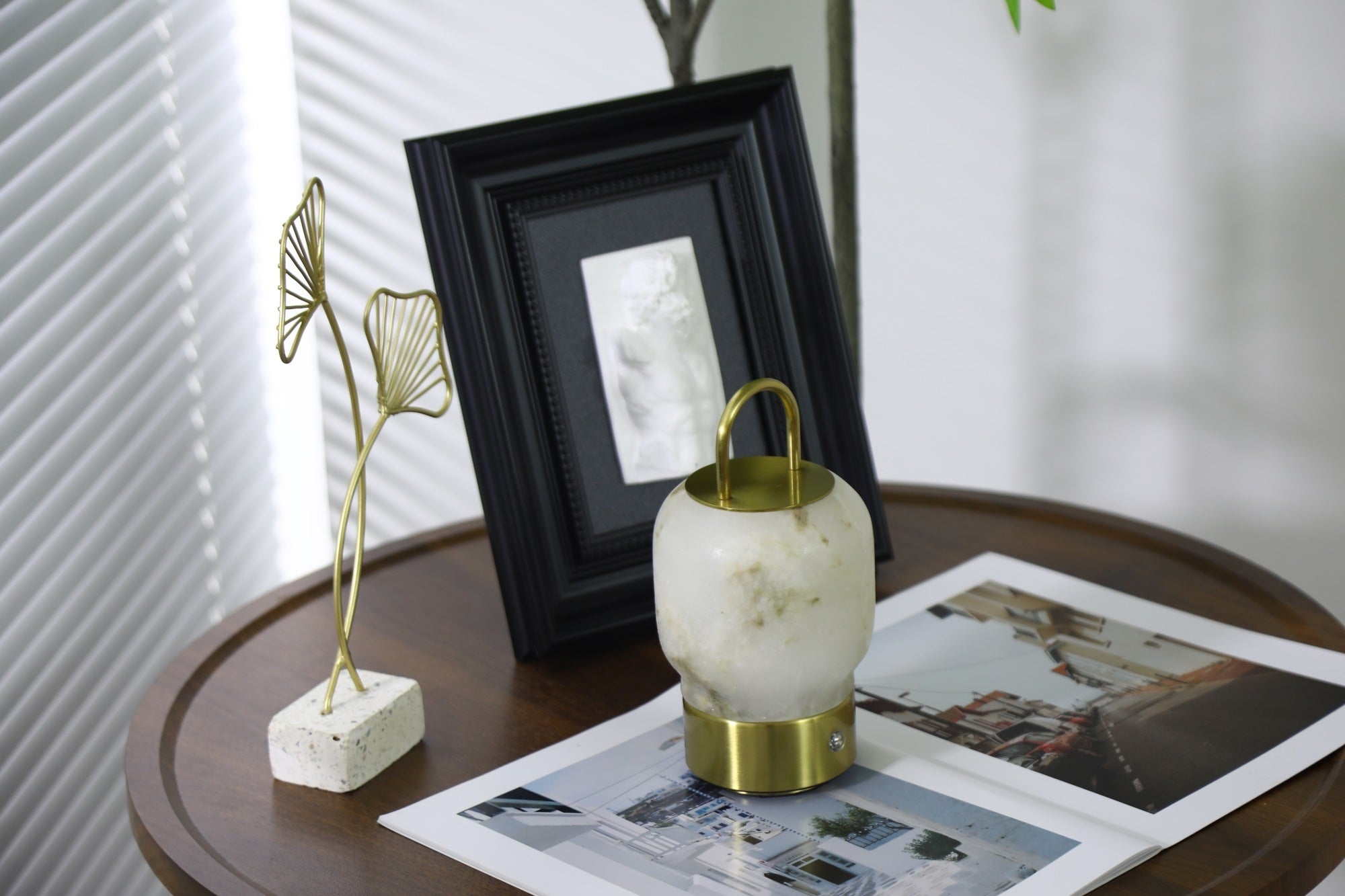 Alabaster Portable Rechargeable Table Lamp D397