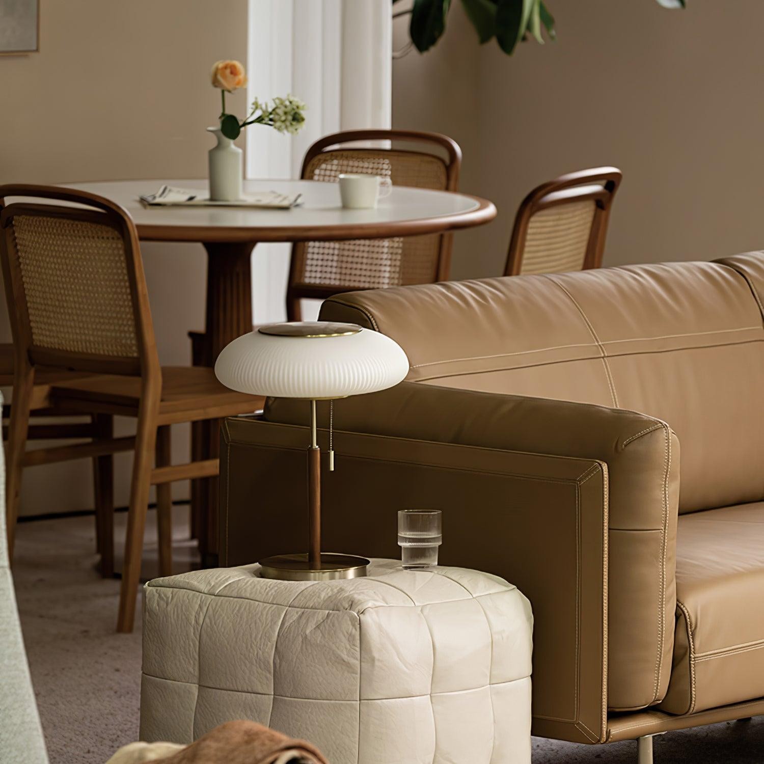 White Beautiful Luxury Fashion Metal Table Lamp M50