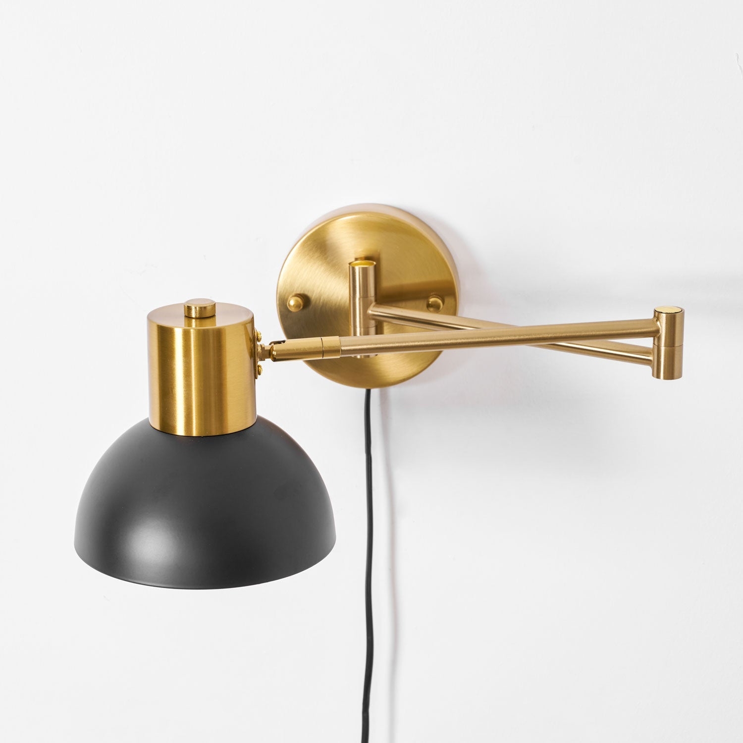 Adjustable Arm Plug In Wall Lamp D371