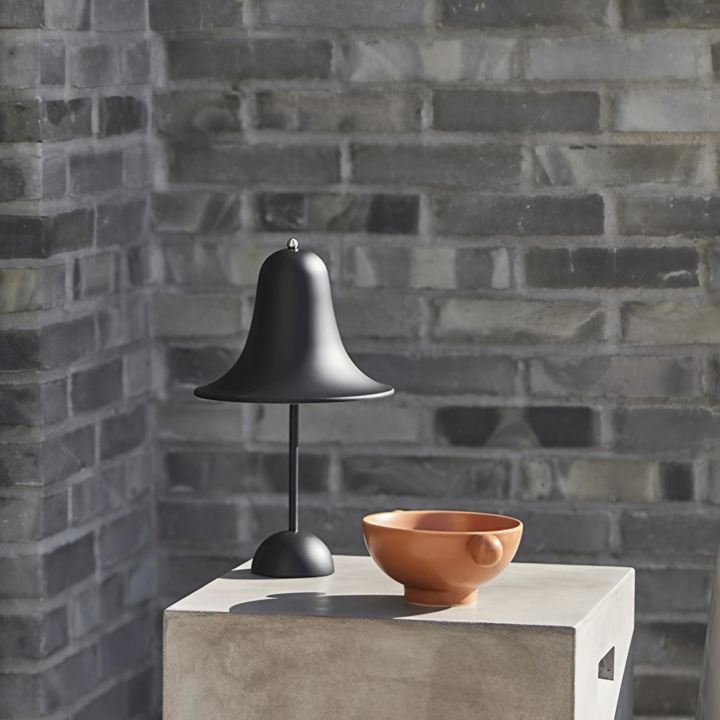 Modern Pantop Portable Table Lamp For Bedroom S52