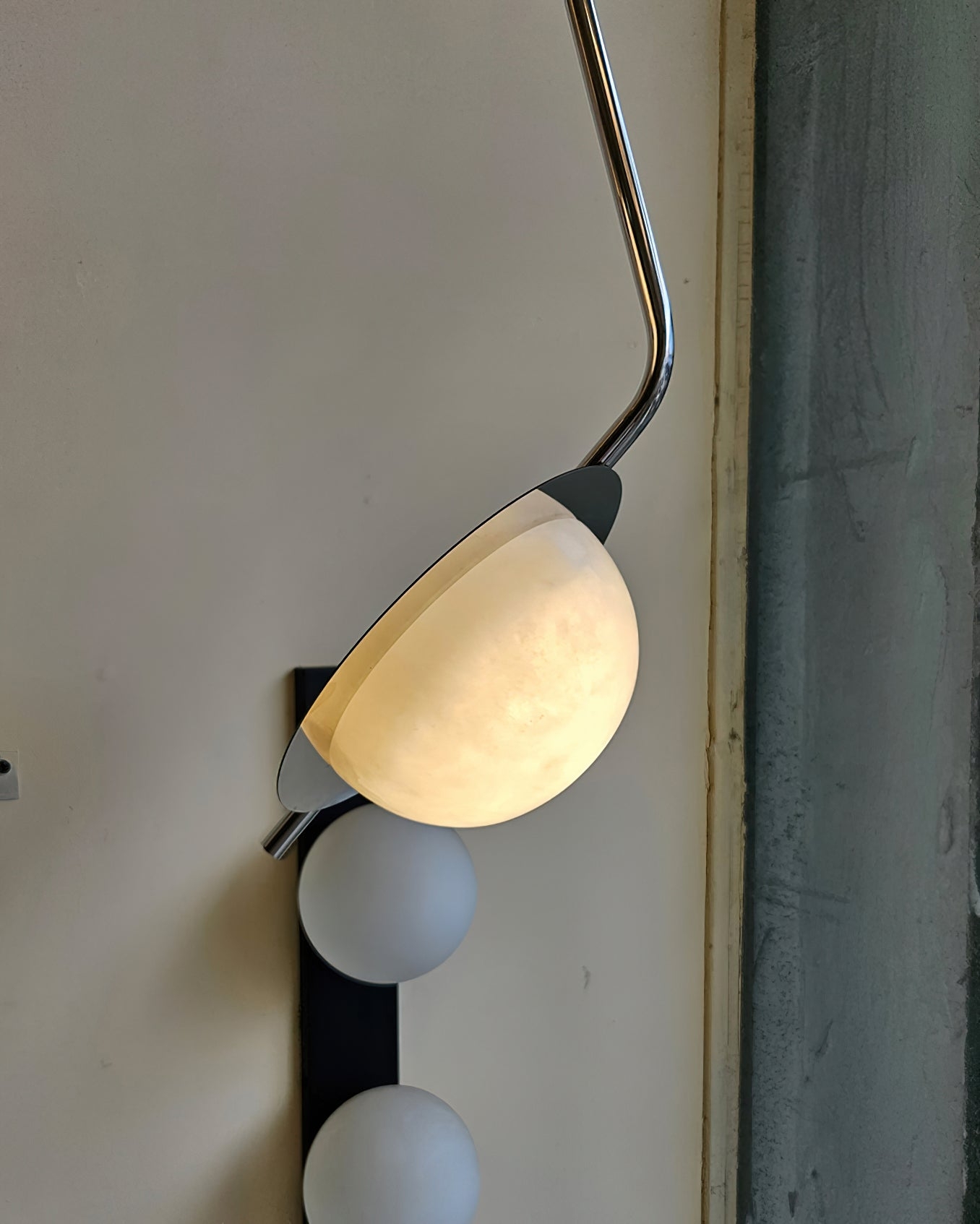 Chic Luminance Alabaster Pendant Light D438