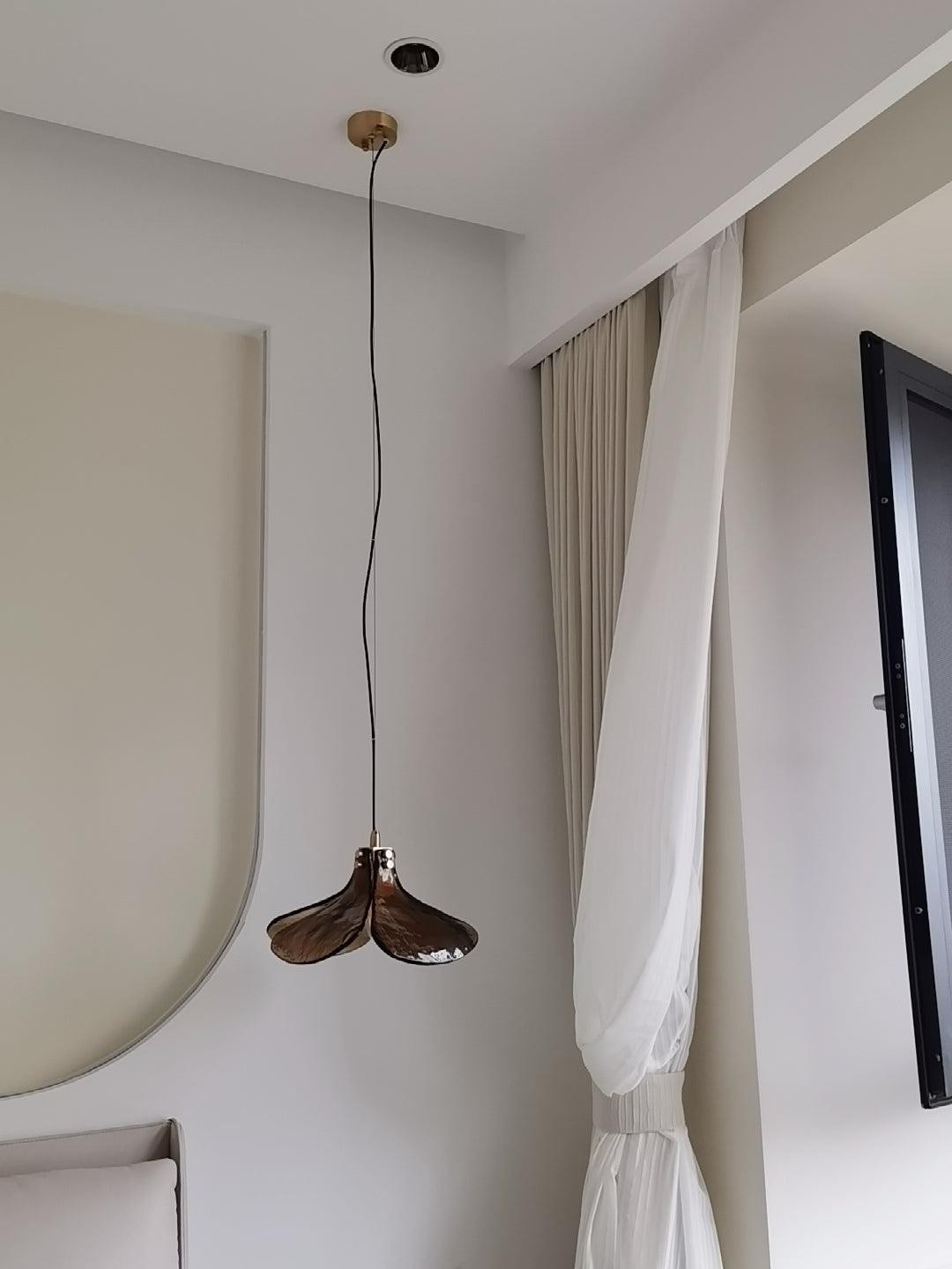 Vintage Clover Pendant Light M458