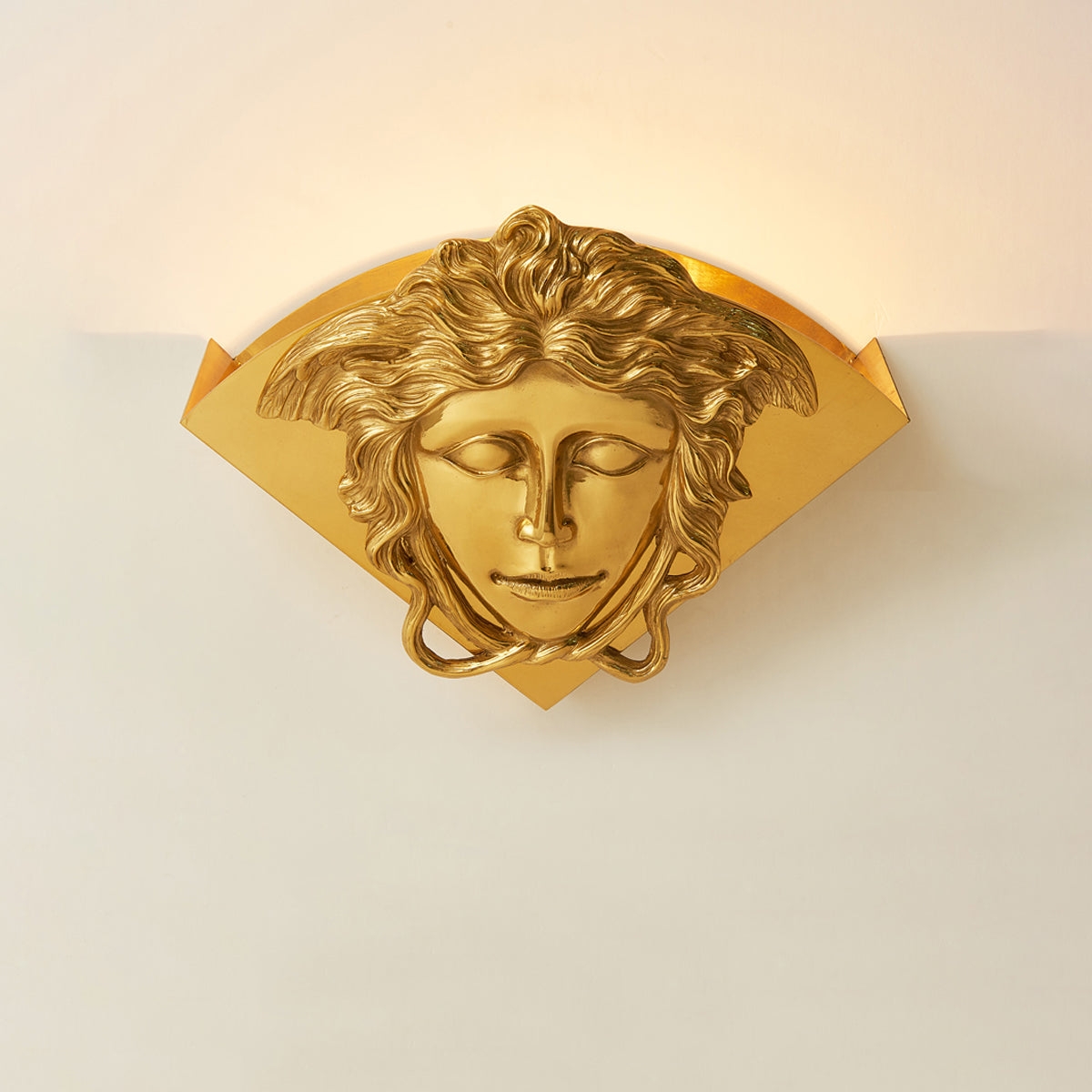 Sphinx Brass Wall Lamp D744