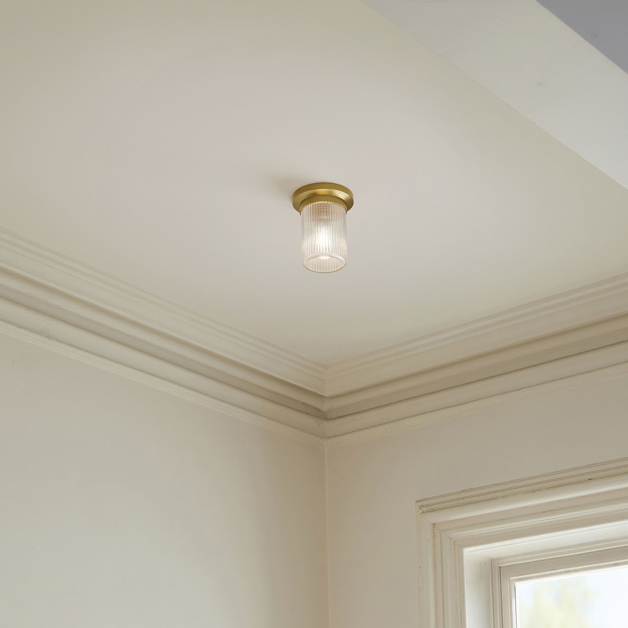Rivora Fluted Glass Flush Mount – Ribbed Durable Ceiling Light T096