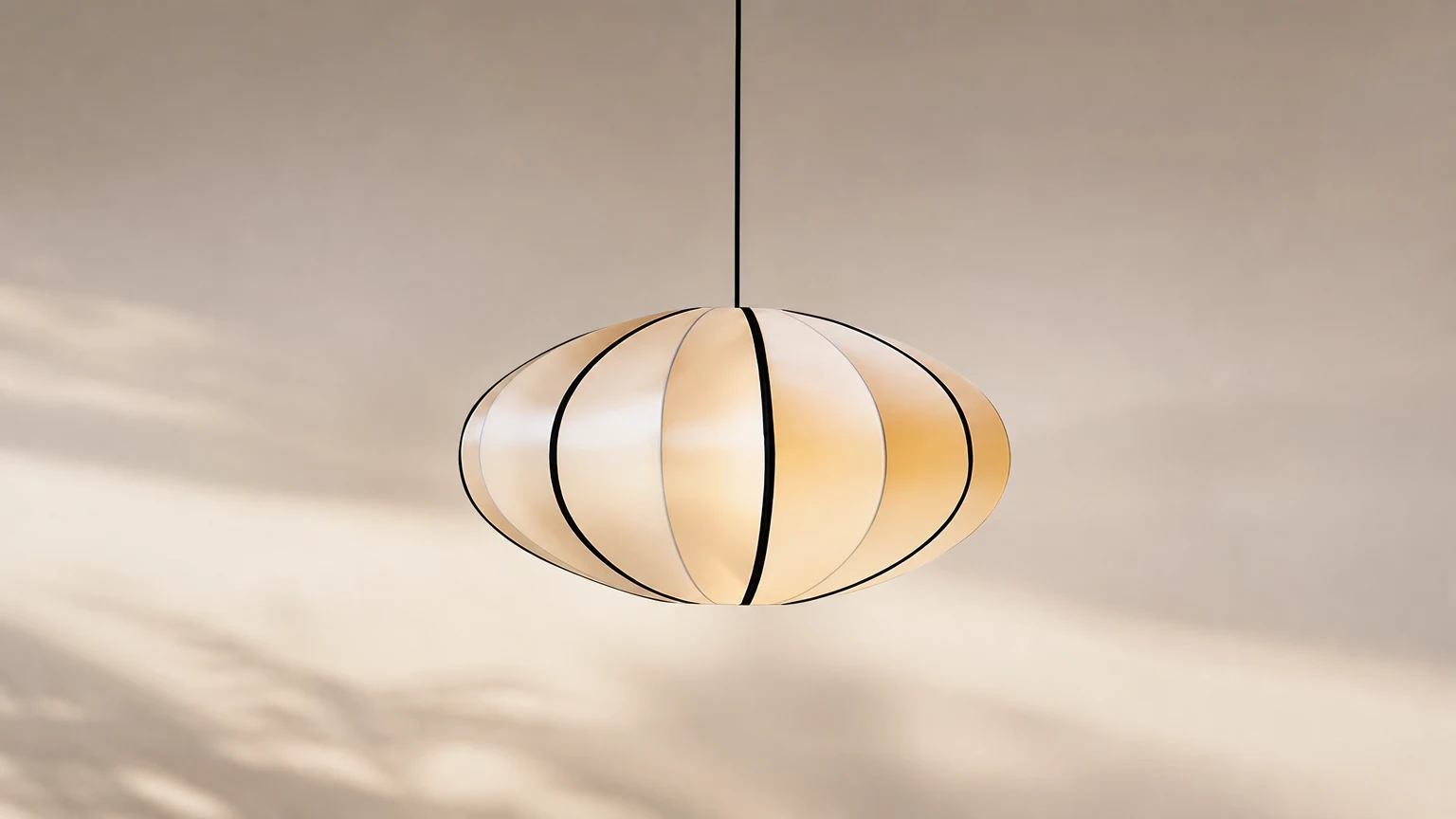 Lampa wisząca Vintage Silk Lantern M575 w ciepłym wnętrzu
