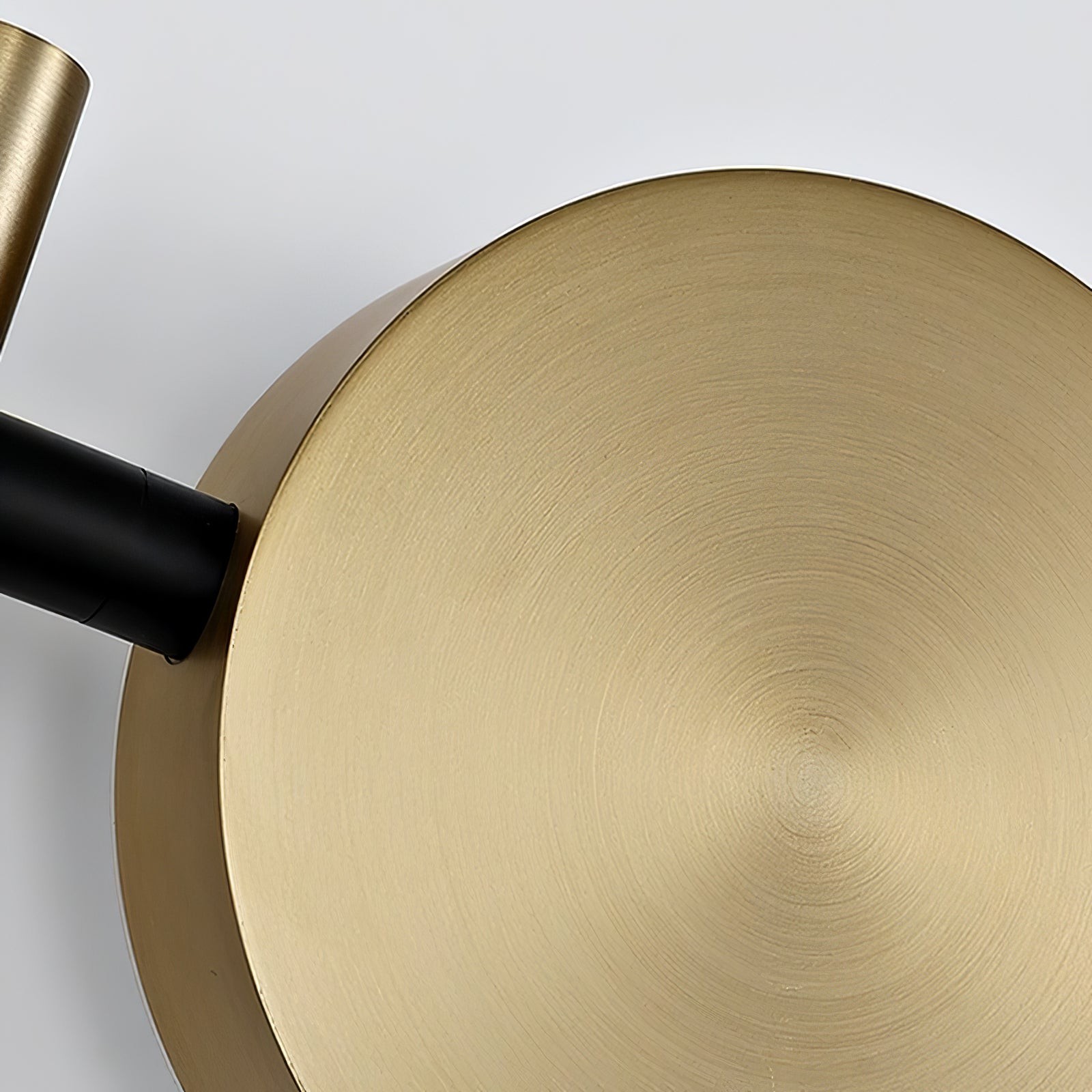 Italian Simple Round Metal Wall Lamp M72