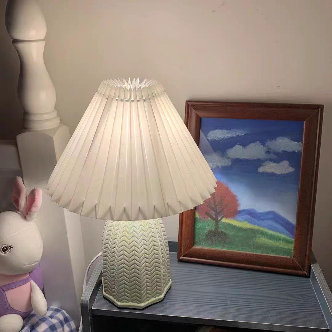 Vintage Pleated Table Lamp M307