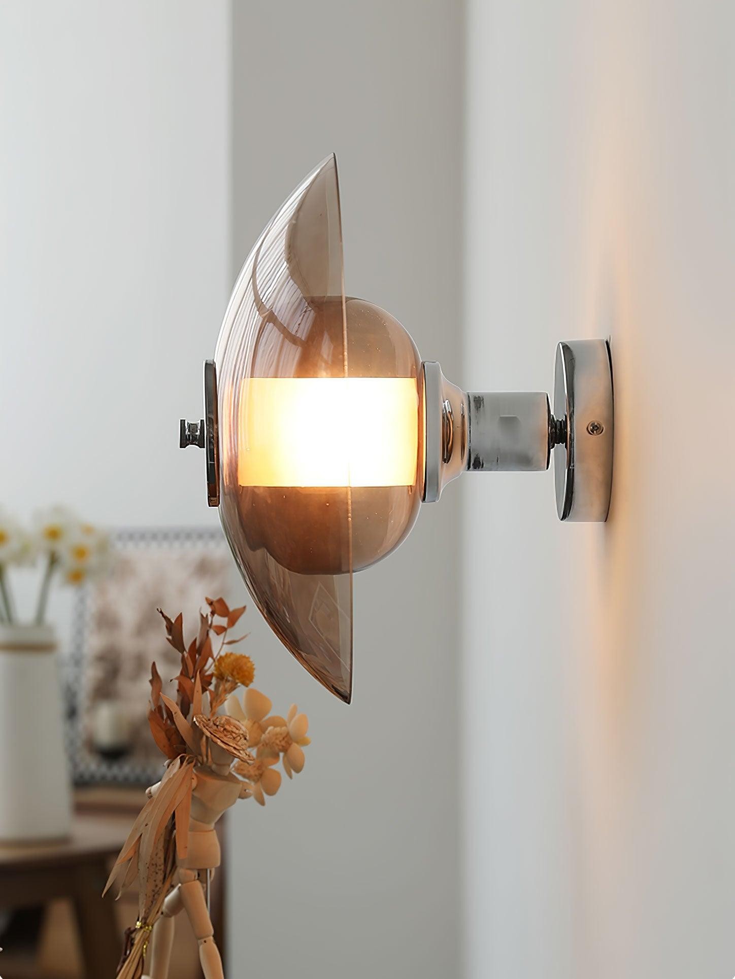 Flying Saucer Plug-in Wall Light M471