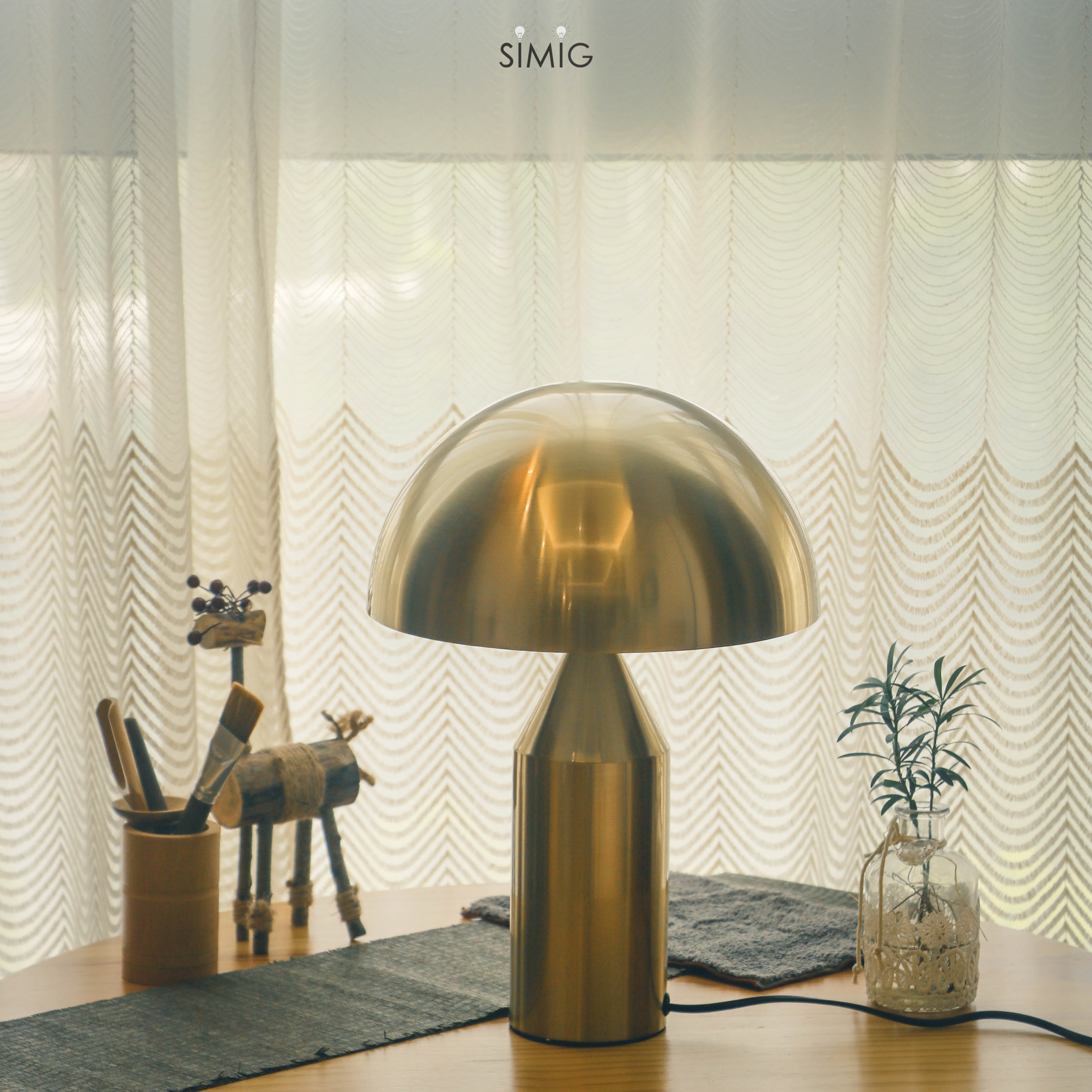 Modern Mushroom Metal Table Lamp for Bedroom