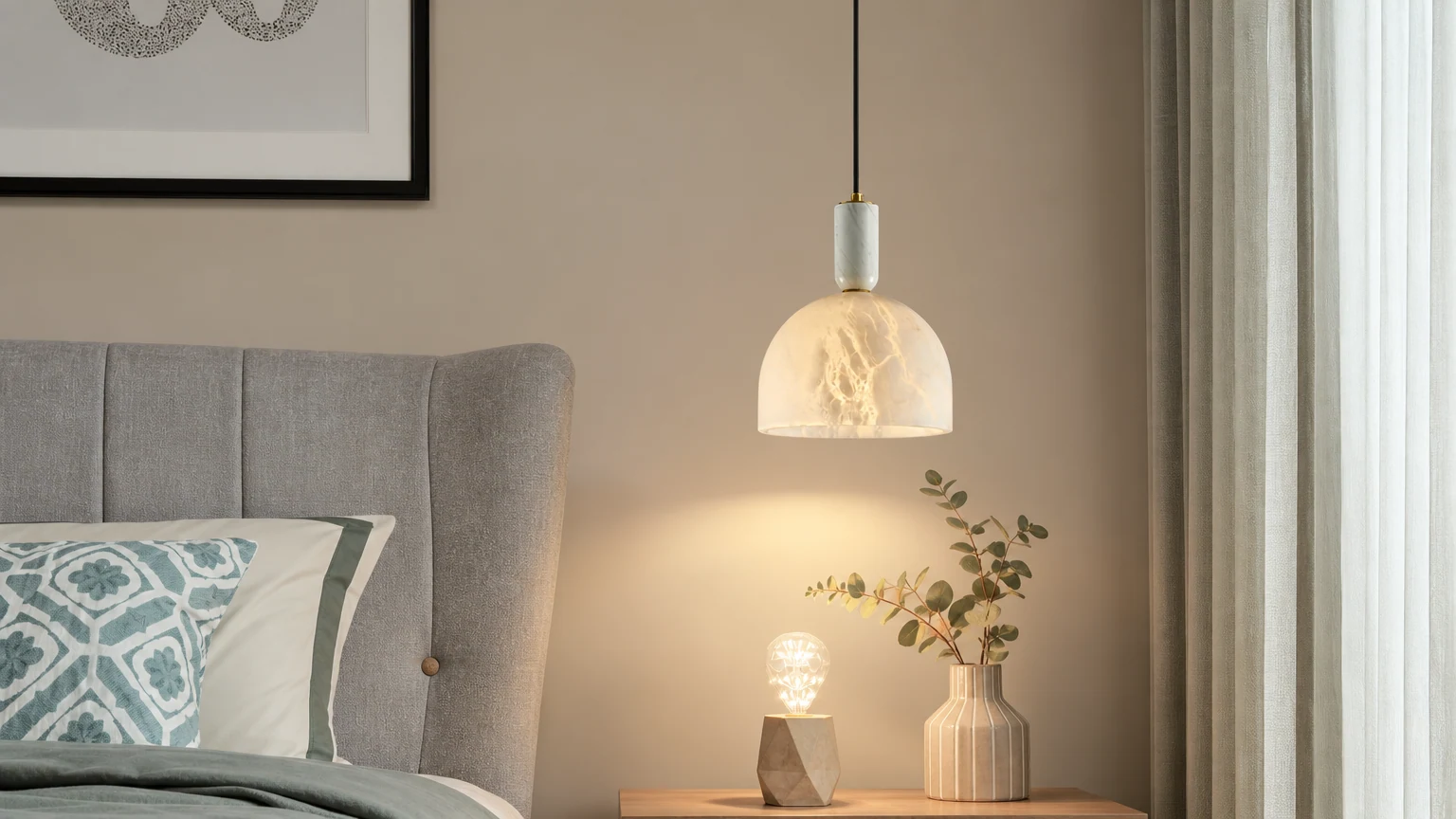 Lampa wisząca Blair Alabaster D355 w ciepłym wnętrzu