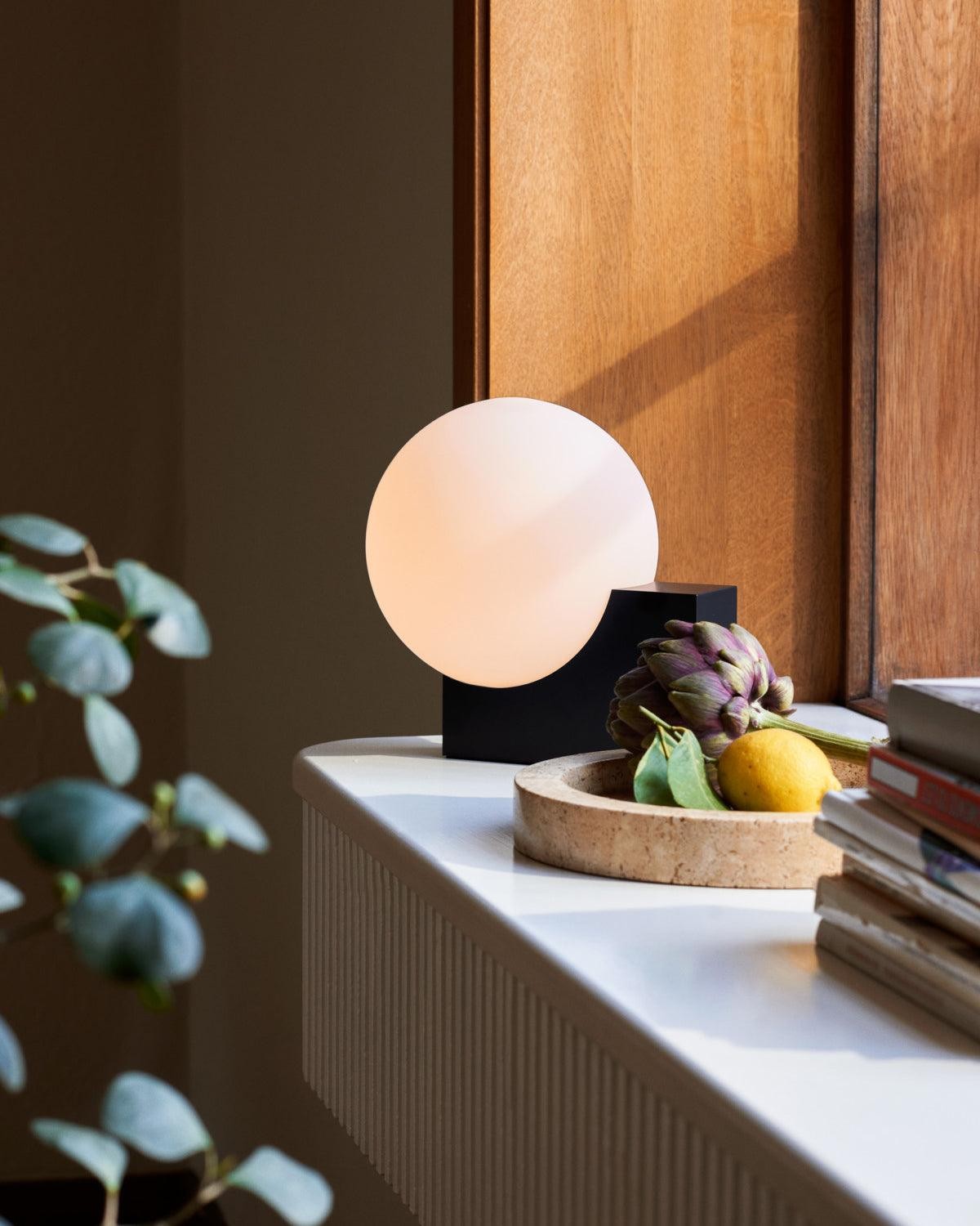 Geometric Lamp Base Glass Globe Table Lamp M467