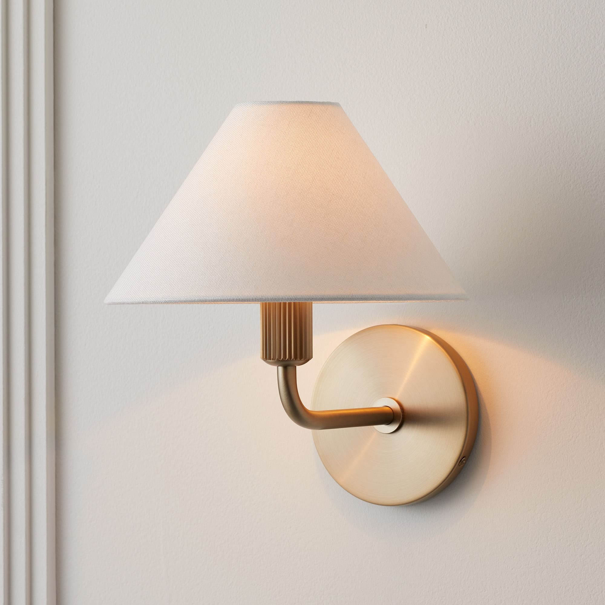 Diora Contemporary Wall Sconce Light - Elegant Brass Fixture for Home or Office T040