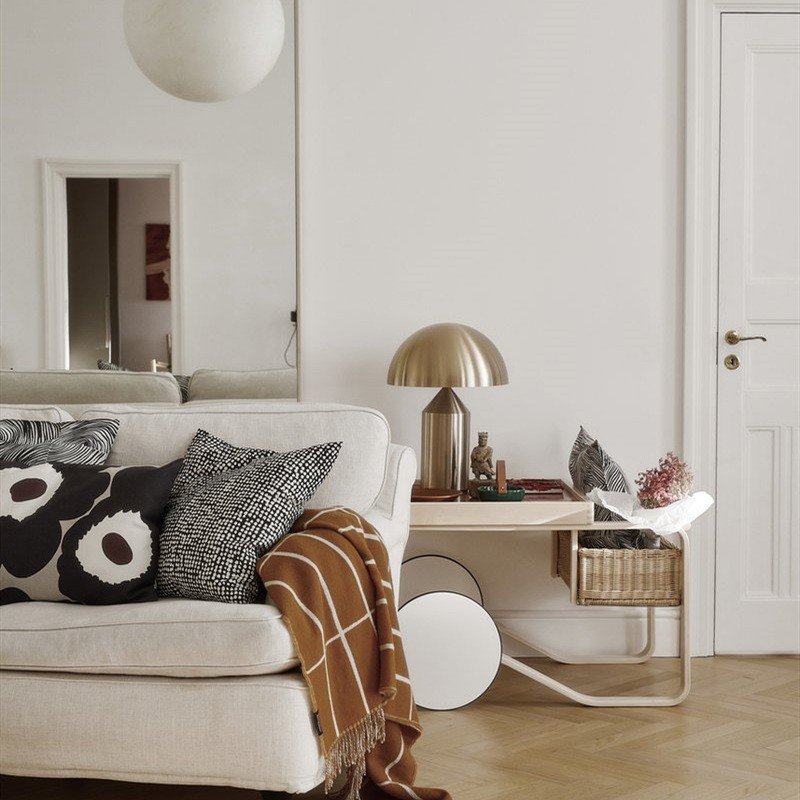 Modern Mushroom Metal Table Lamp for Bedroom