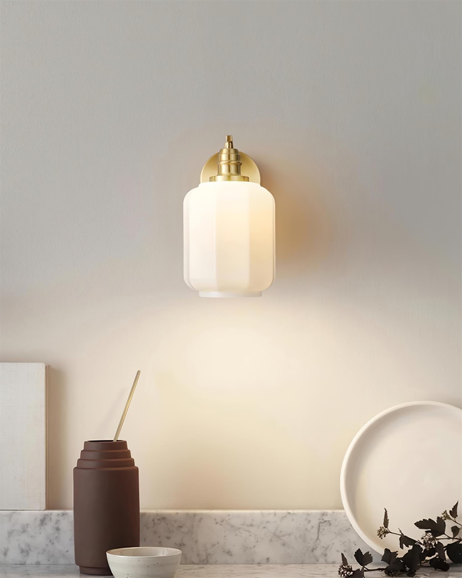 Henry Plug In Wall Lamp D42