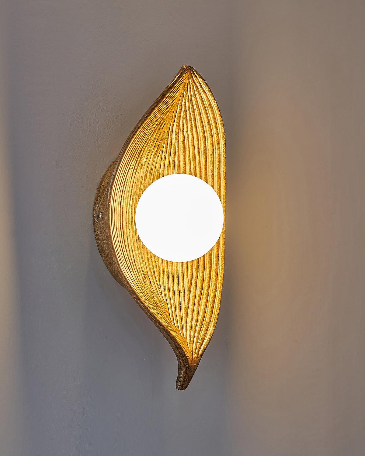 Contemporary Nordic Leaf Resin Wall Light M369