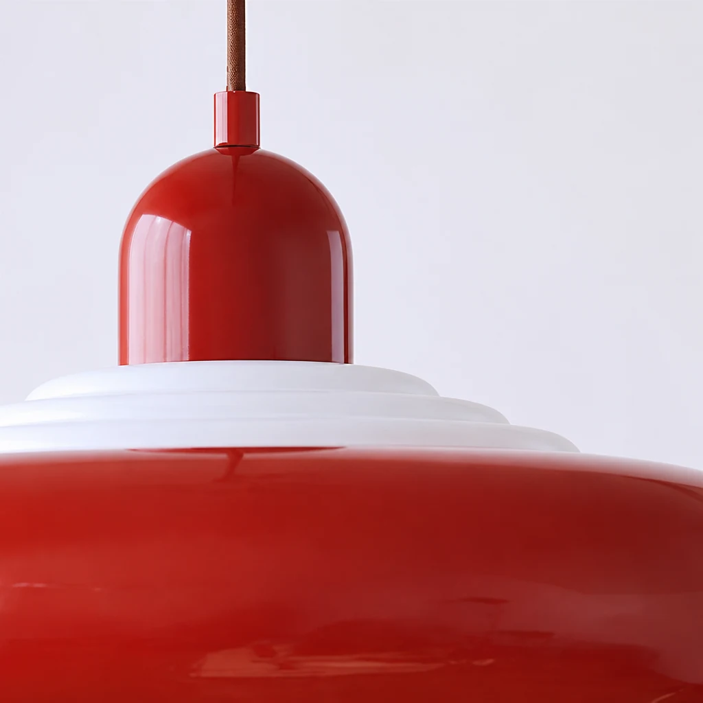 Zbliżenie na wykończenie i konstrukcję lampy wiszącej Macaron Bowl Shade