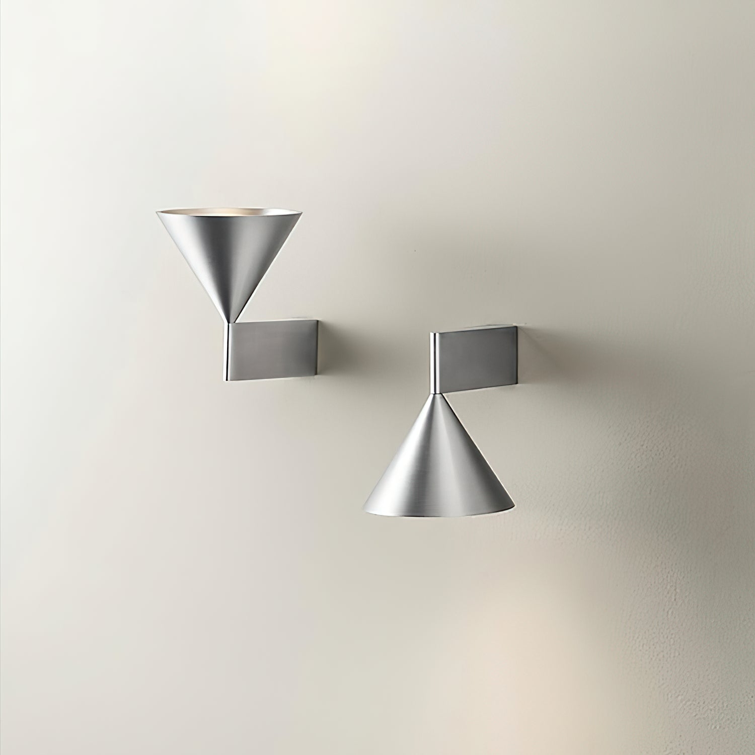 Apollo Aluminum Wall Lamp D720