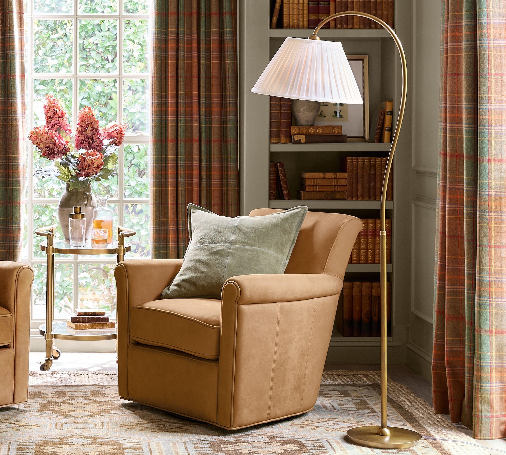 Luvora Pleated Shade Floor Lamp - Adjustable Linen Light in Farmhouse Style T034