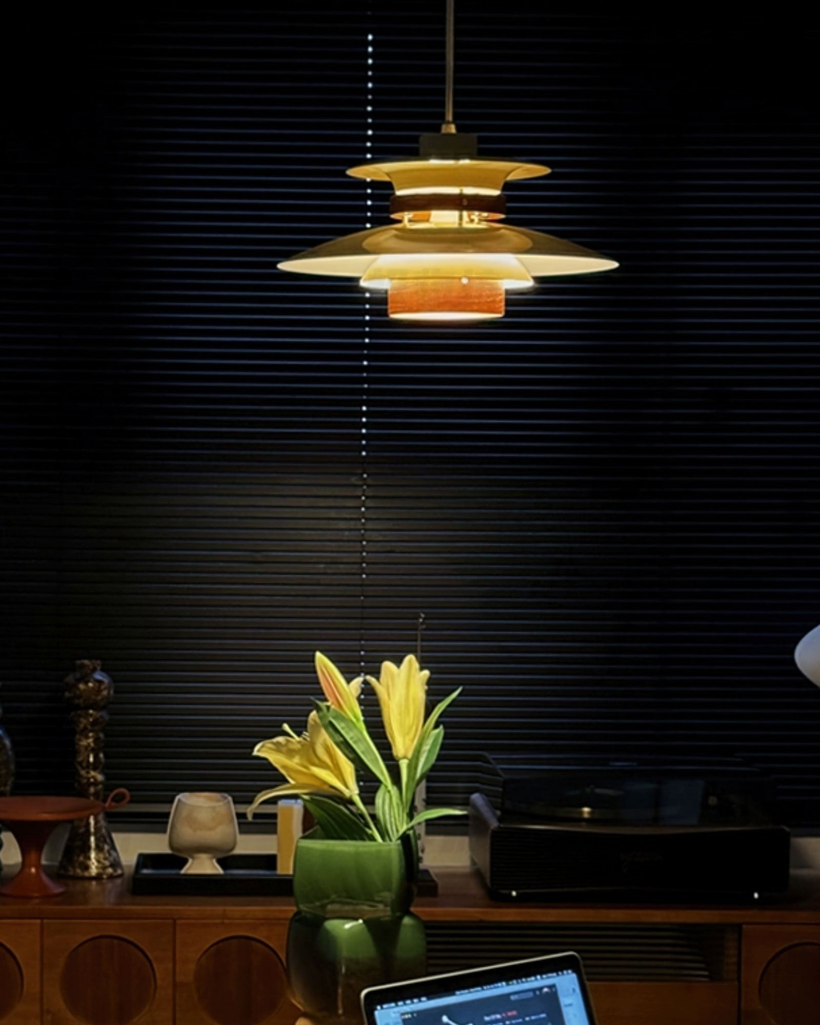 Luxurious and Stylish Layered Pendant Light M45