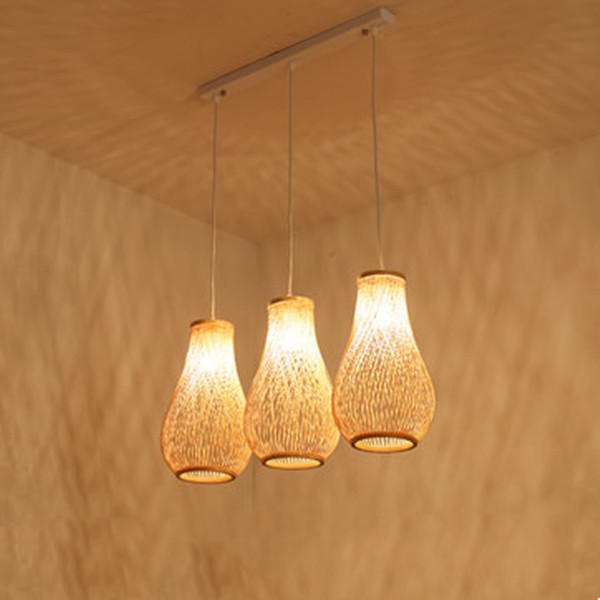 Świecące tkane lampy wiszące na teksturowanej ścianie