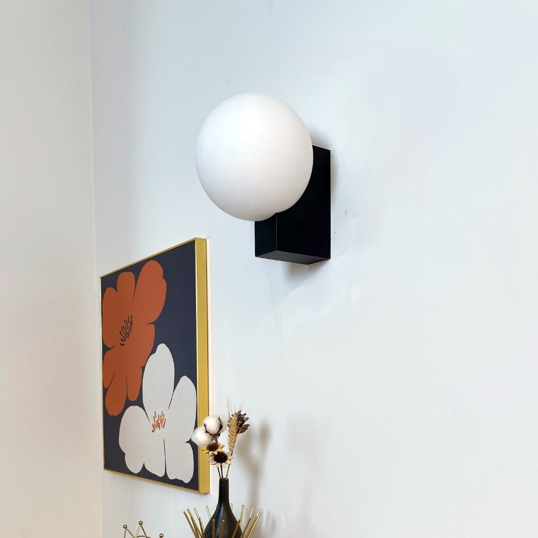 Minimalist Spherical Wall Lamp M547