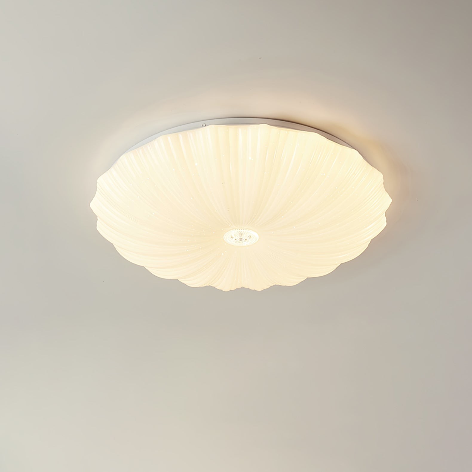 Acrylic Shell Round Ceiling Lamp M516